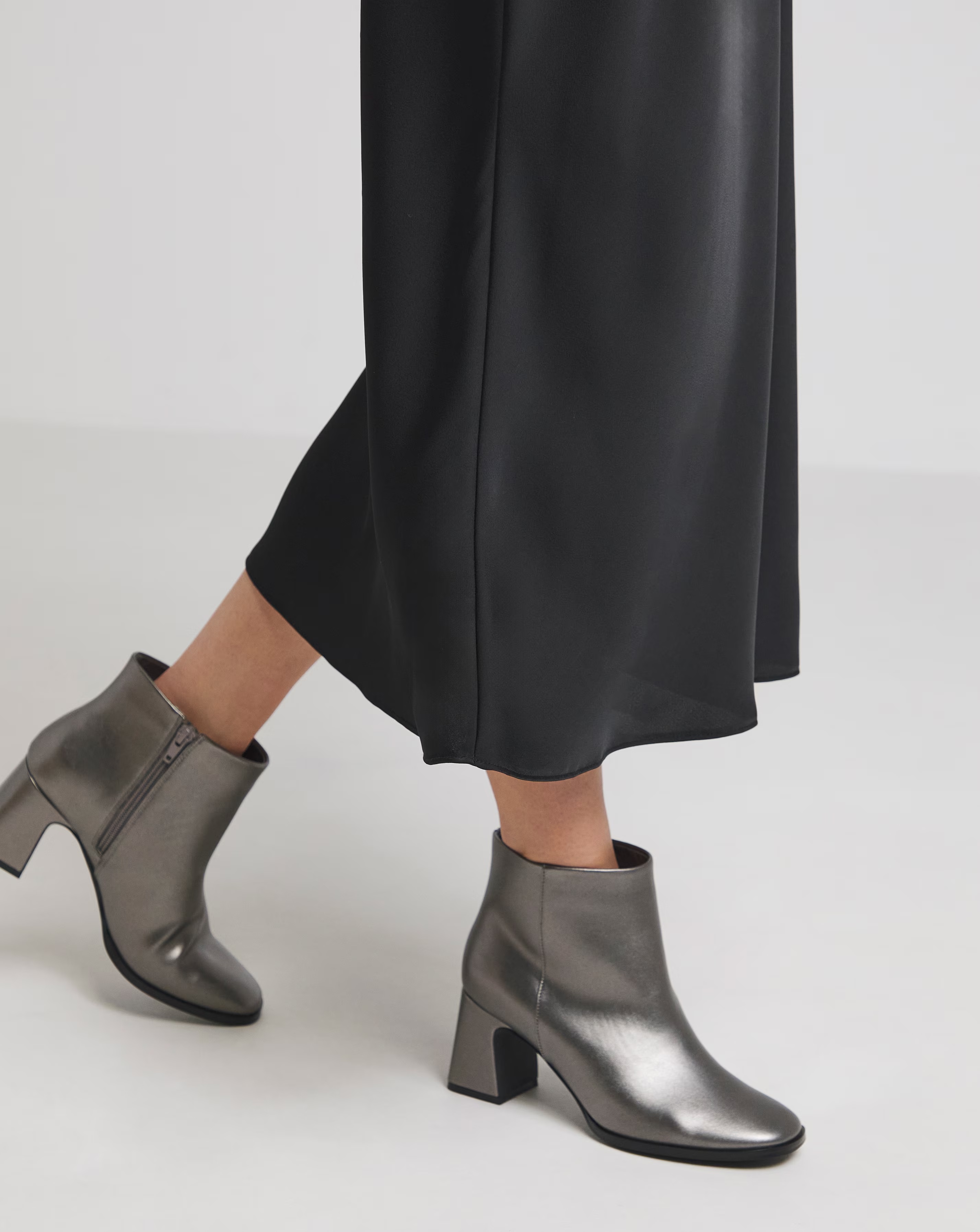 172910-loise-block-heel-ankle-boots-extra-wide-eee-fit-1.jpg