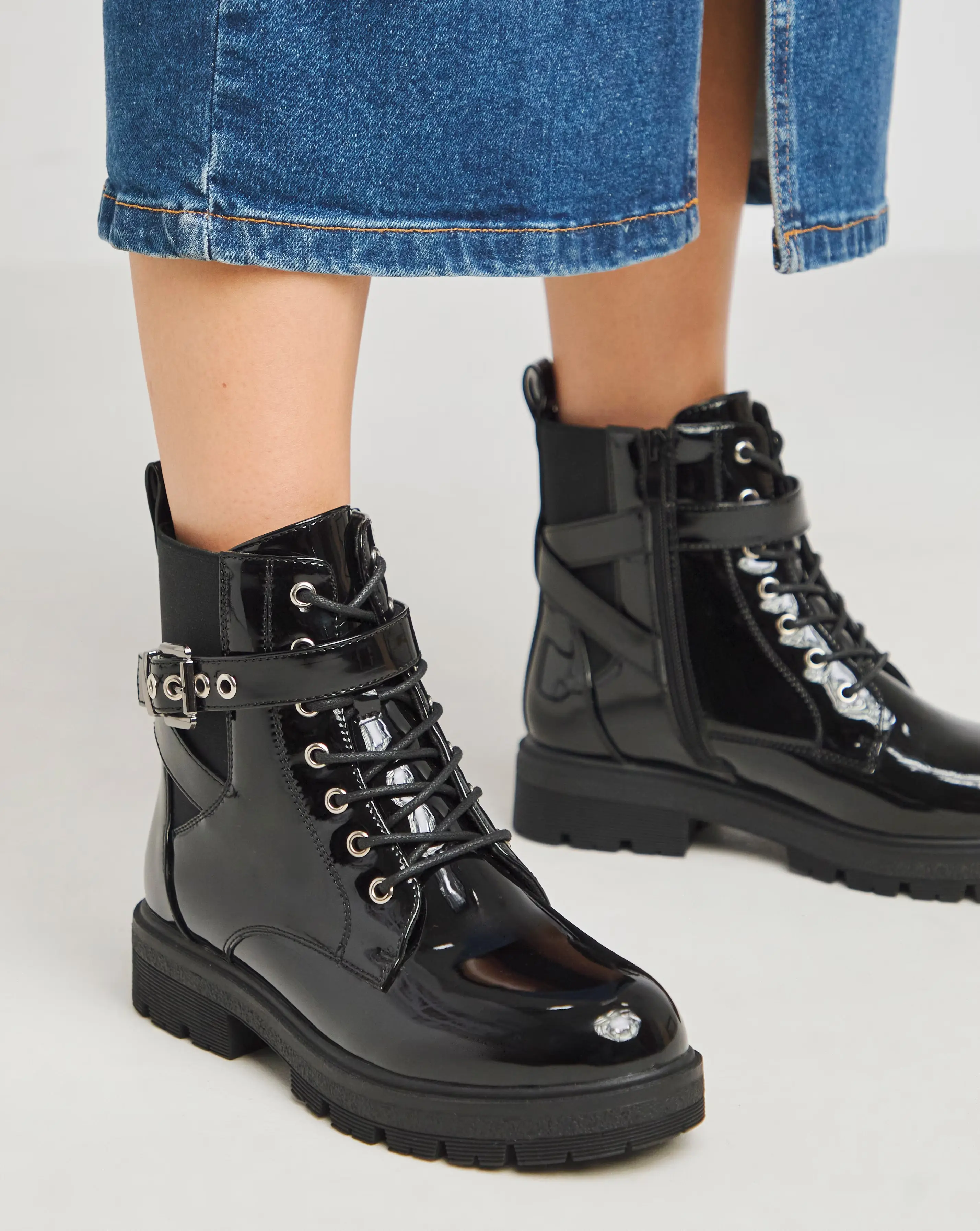172924-lindsay-lace-up-utility-ankle-boot-extra-wide-eee-fit-1.webp