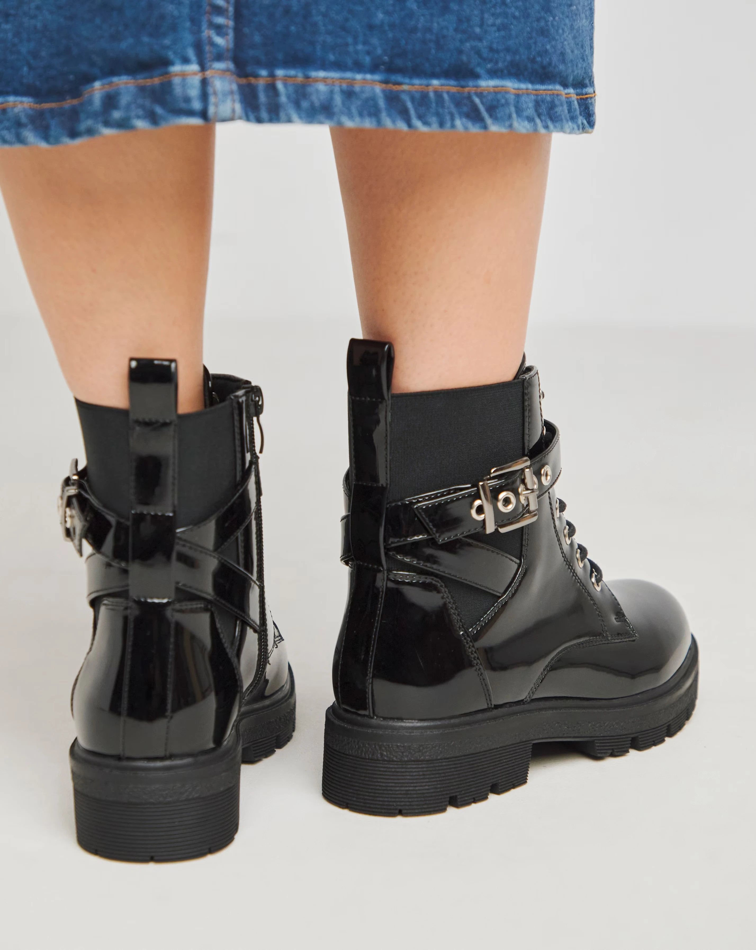 172924-lindsay-lace-up-utility-ankle-boot-extra-wide-eee-fit-1.webp