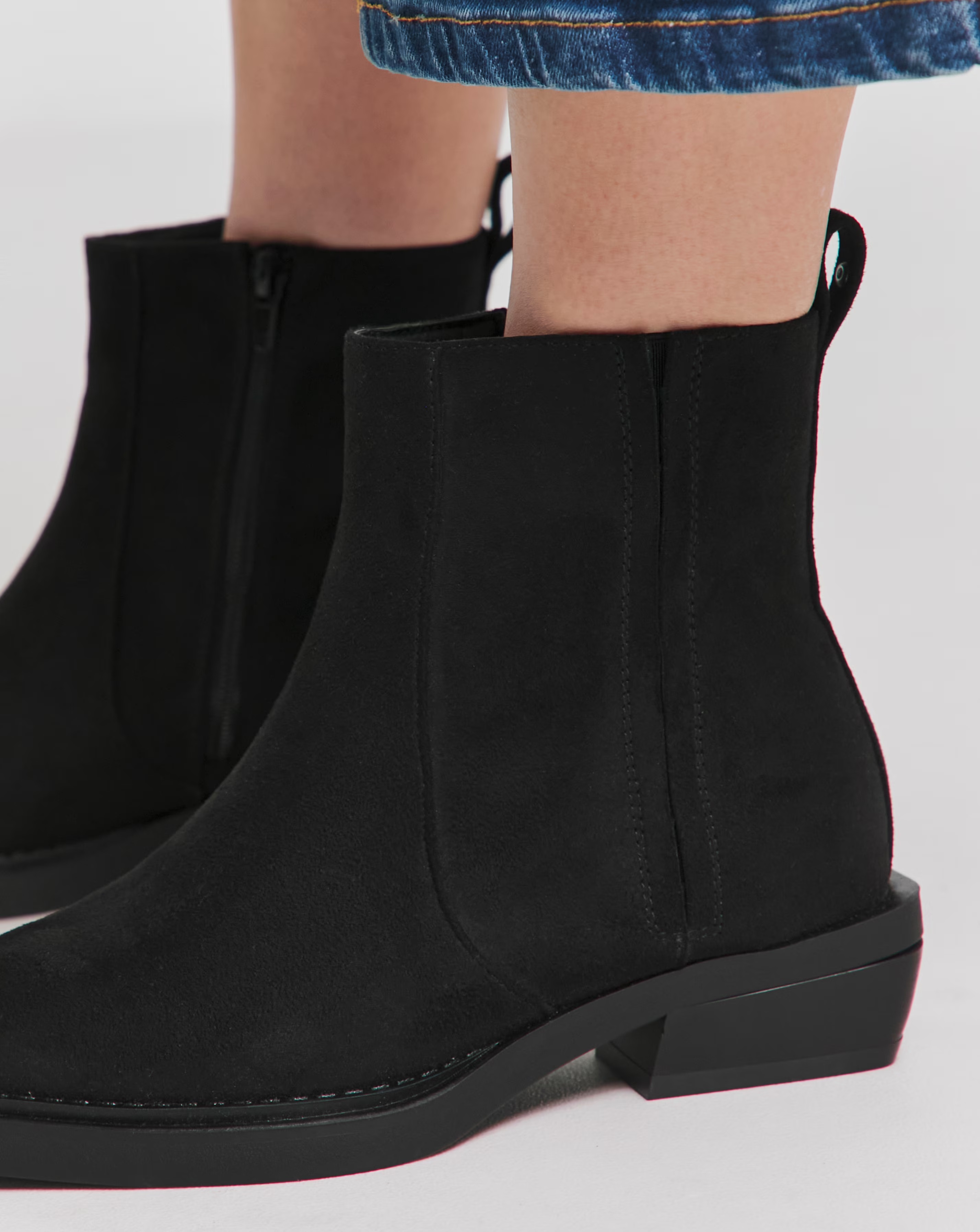 173026-azora-stretch-seam-western-boots-wide-e-fit-1.webp