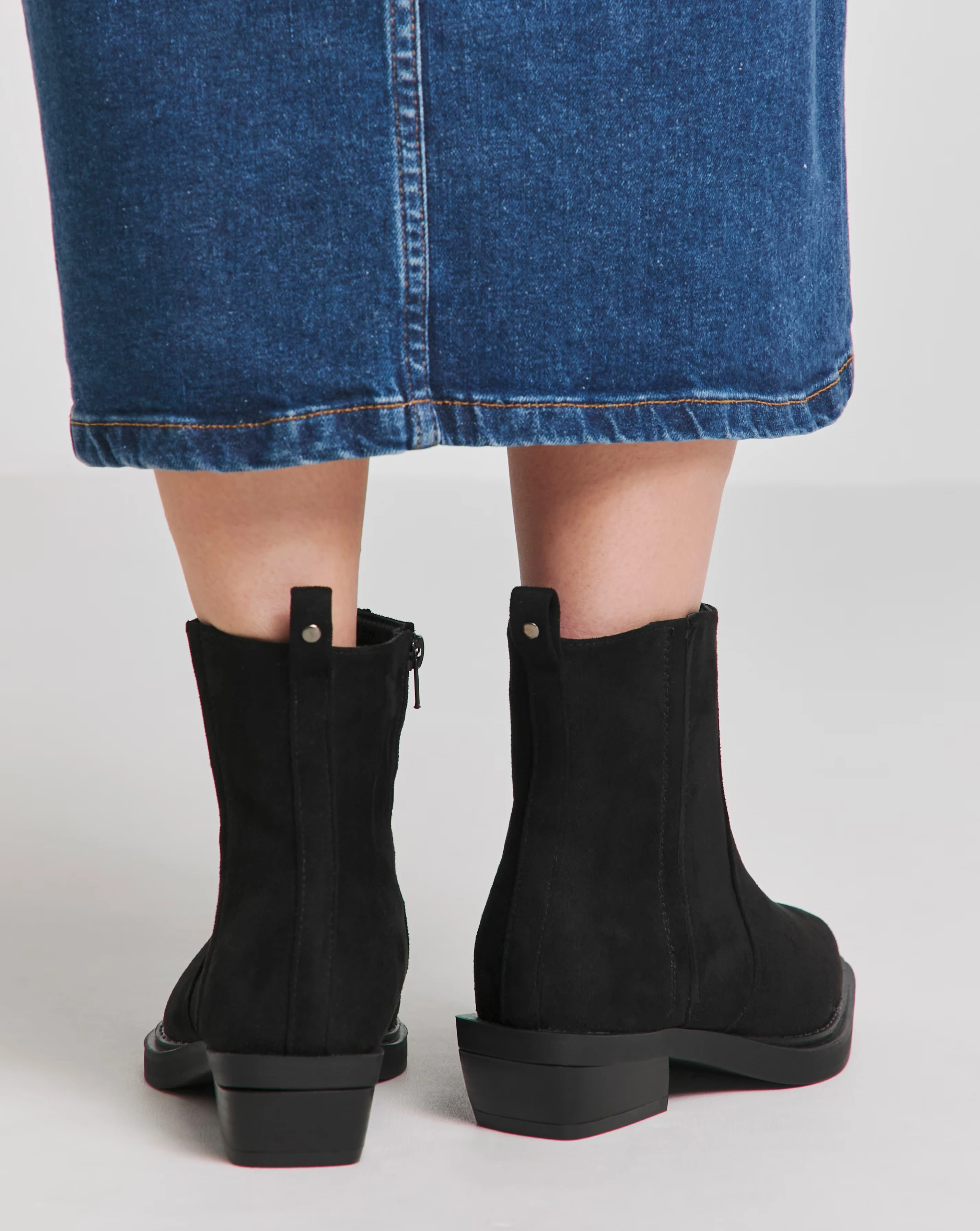 173026-azora-stretch-seam-western-boots-wide-e-fit-1.webp