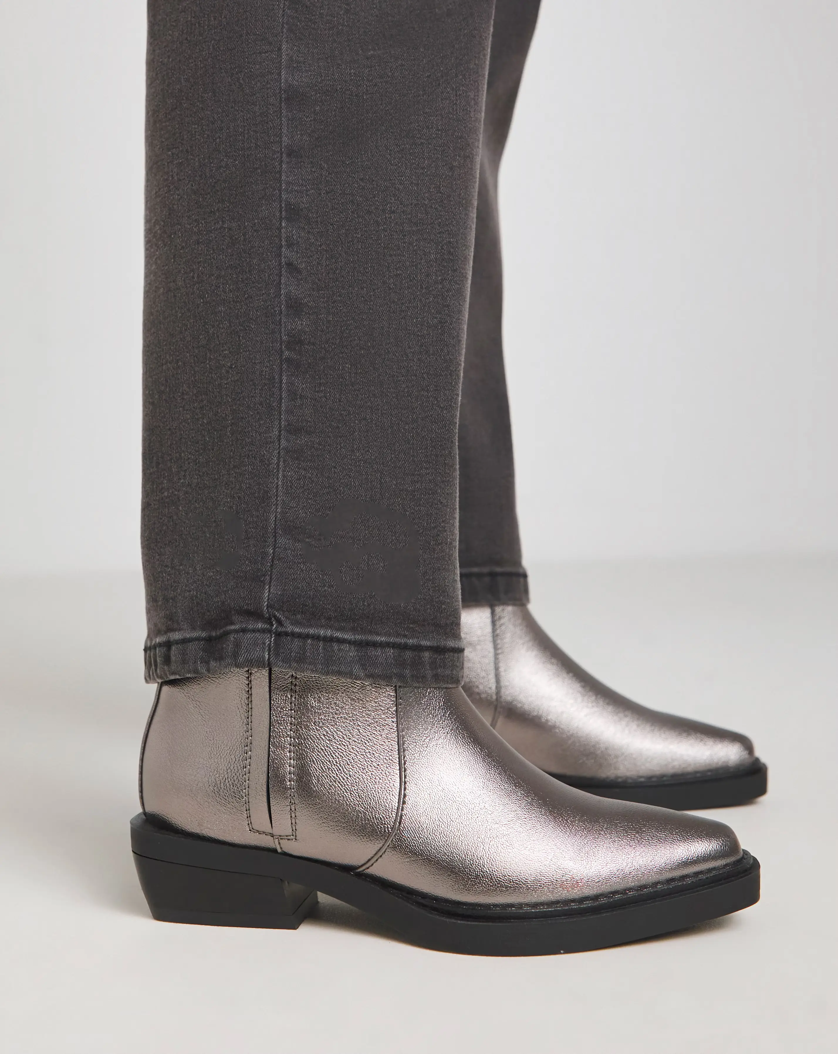 Azora Stretch Seam Western Boots Extra Wide EEE Fit