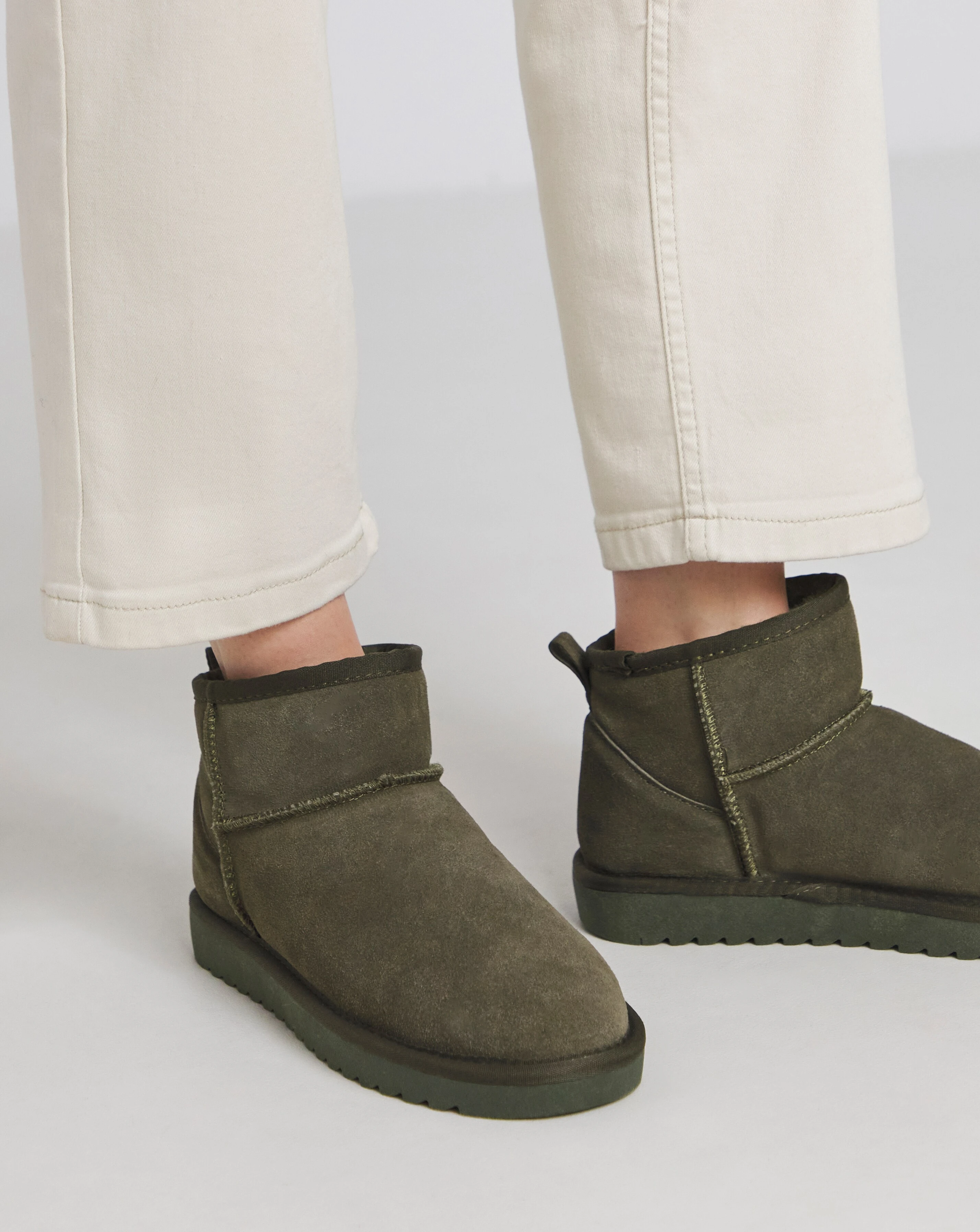 173091-renna-suede-low-cut-warm-lined-snug-boots-wide-e-fit-1.webp