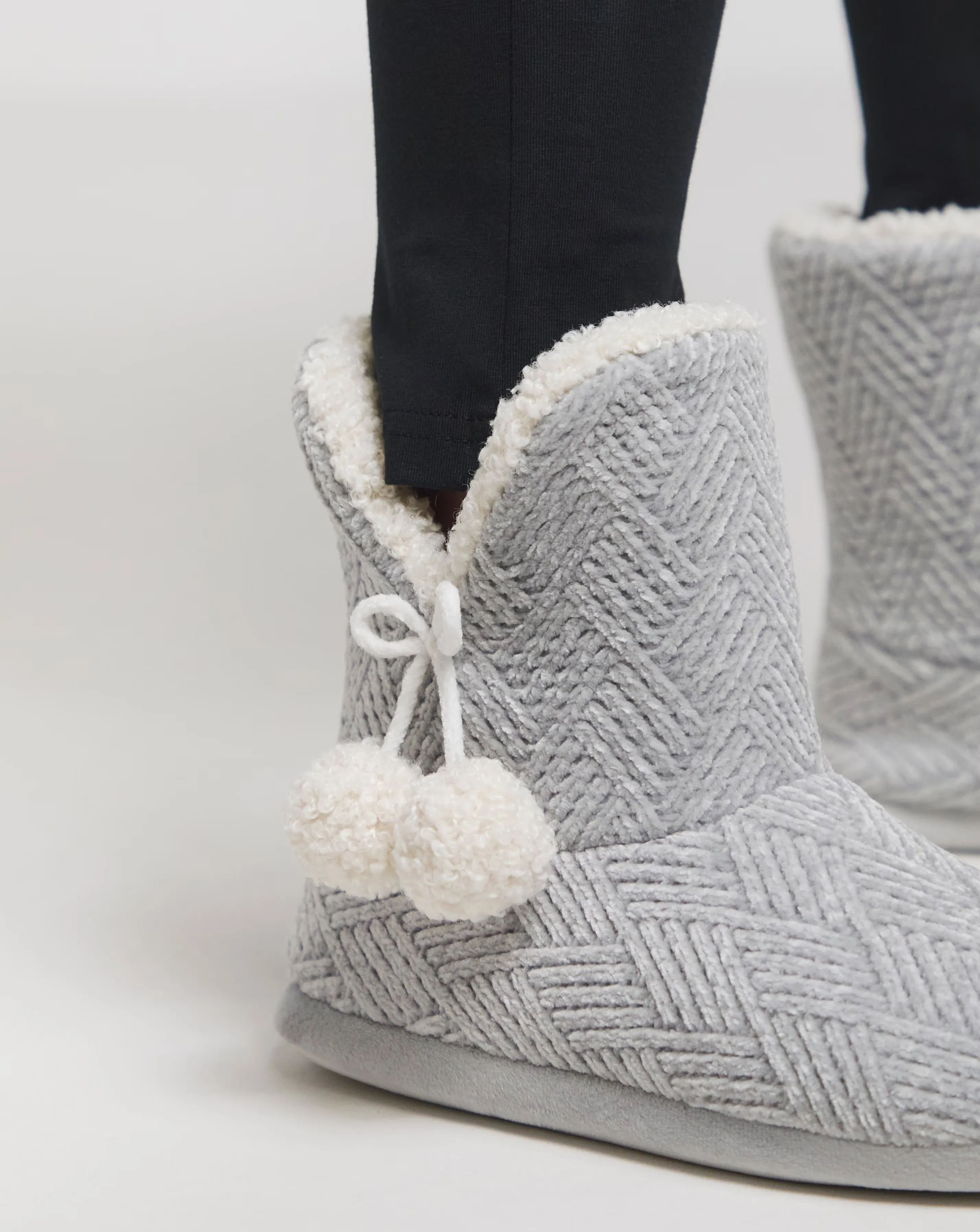 173470-dory-slipper-boots-wide-fit-e–1.webp