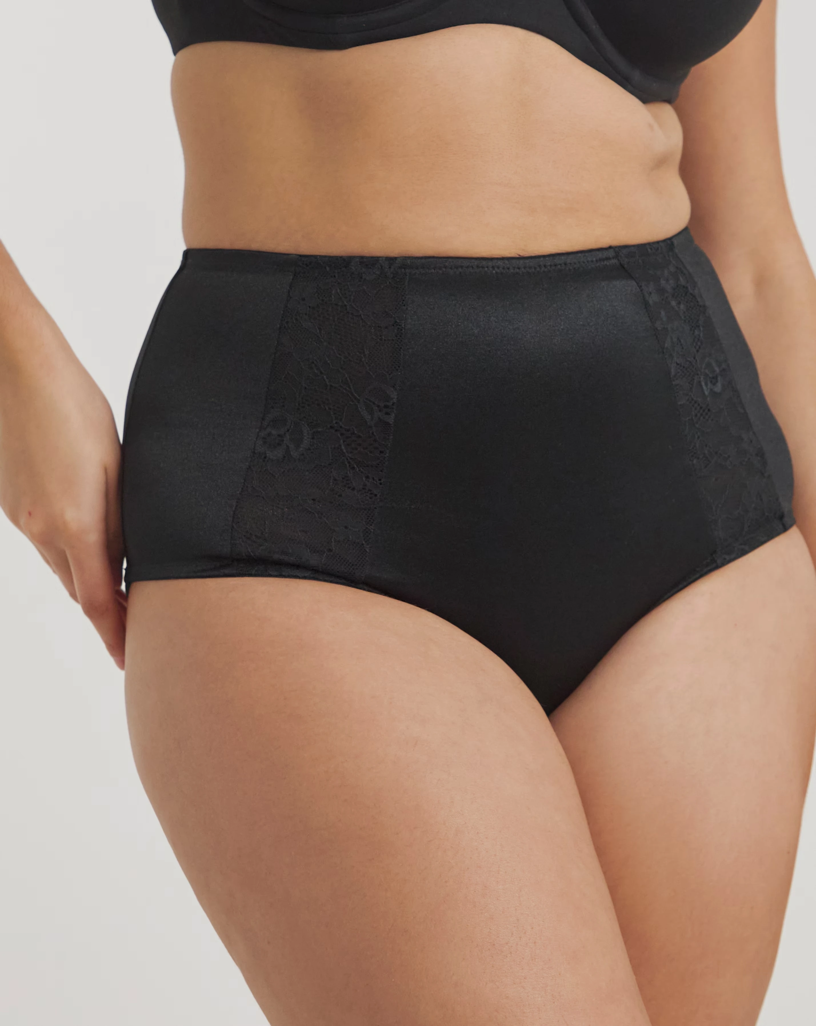 174850-magisculpt-firm-control-3-pack-tummy-control-midi-knickers-black-white-almond-1.webp