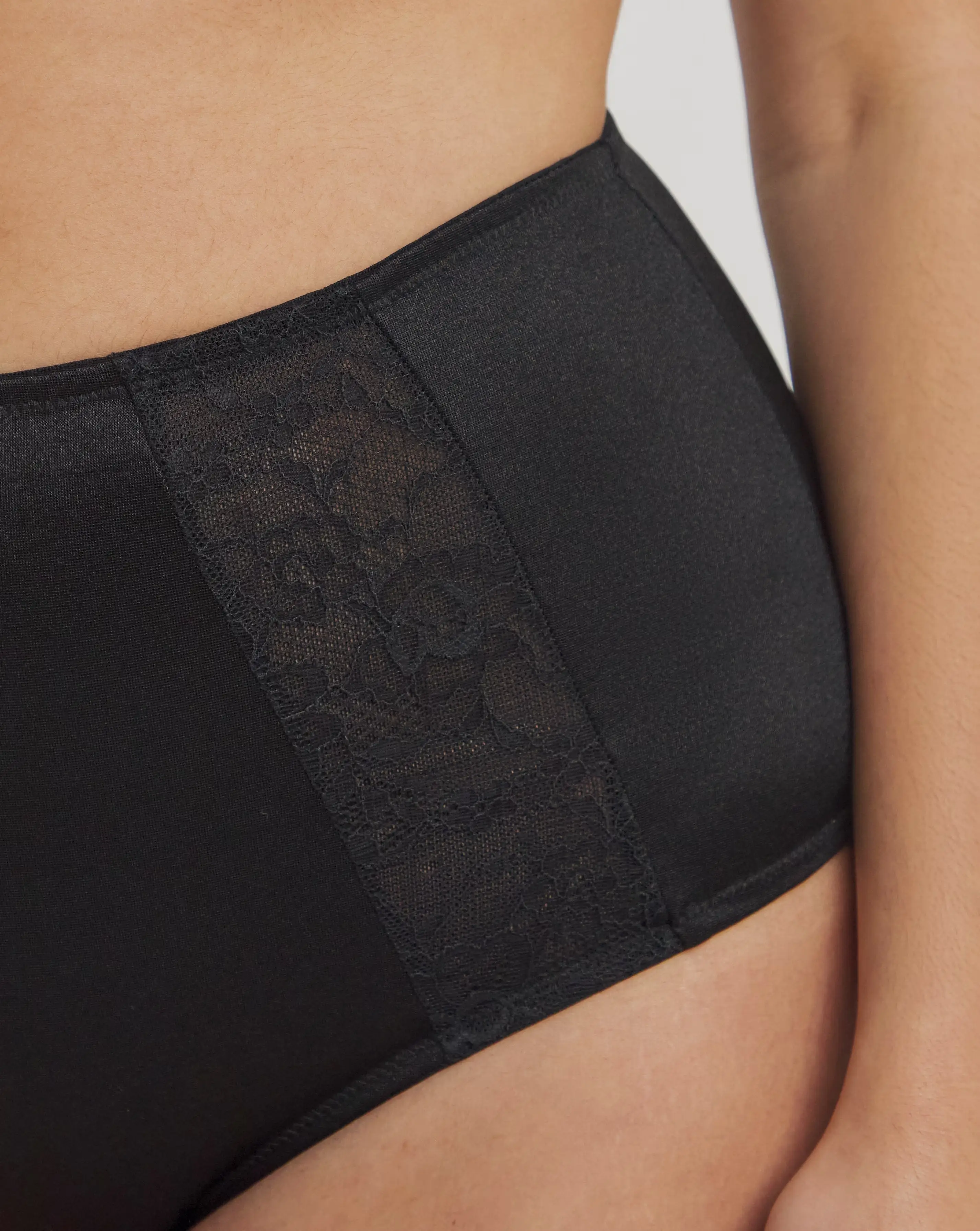 174850-magisculpt-firm-control-3-pack-tummy-control-midi-knickers-black-white-almond-1.webp