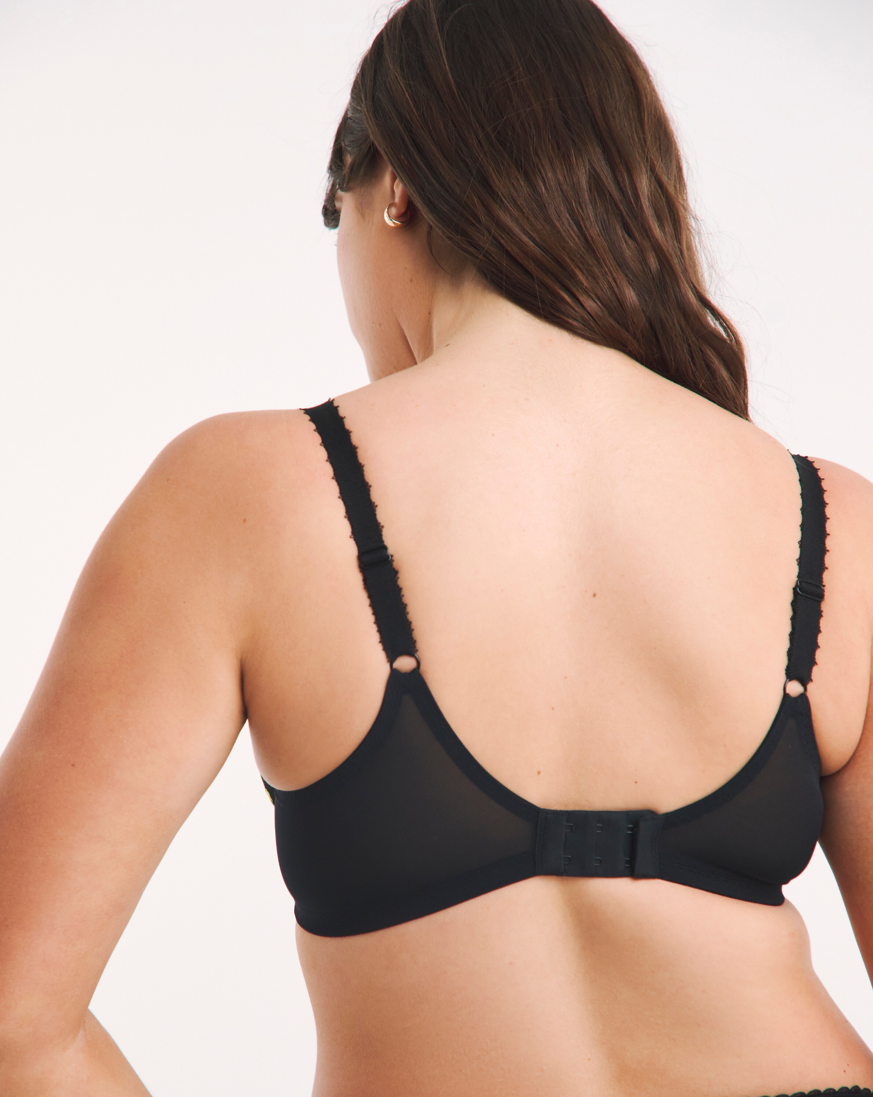 17535-panache-meadow-plunge-wired-bra-black-1.webp