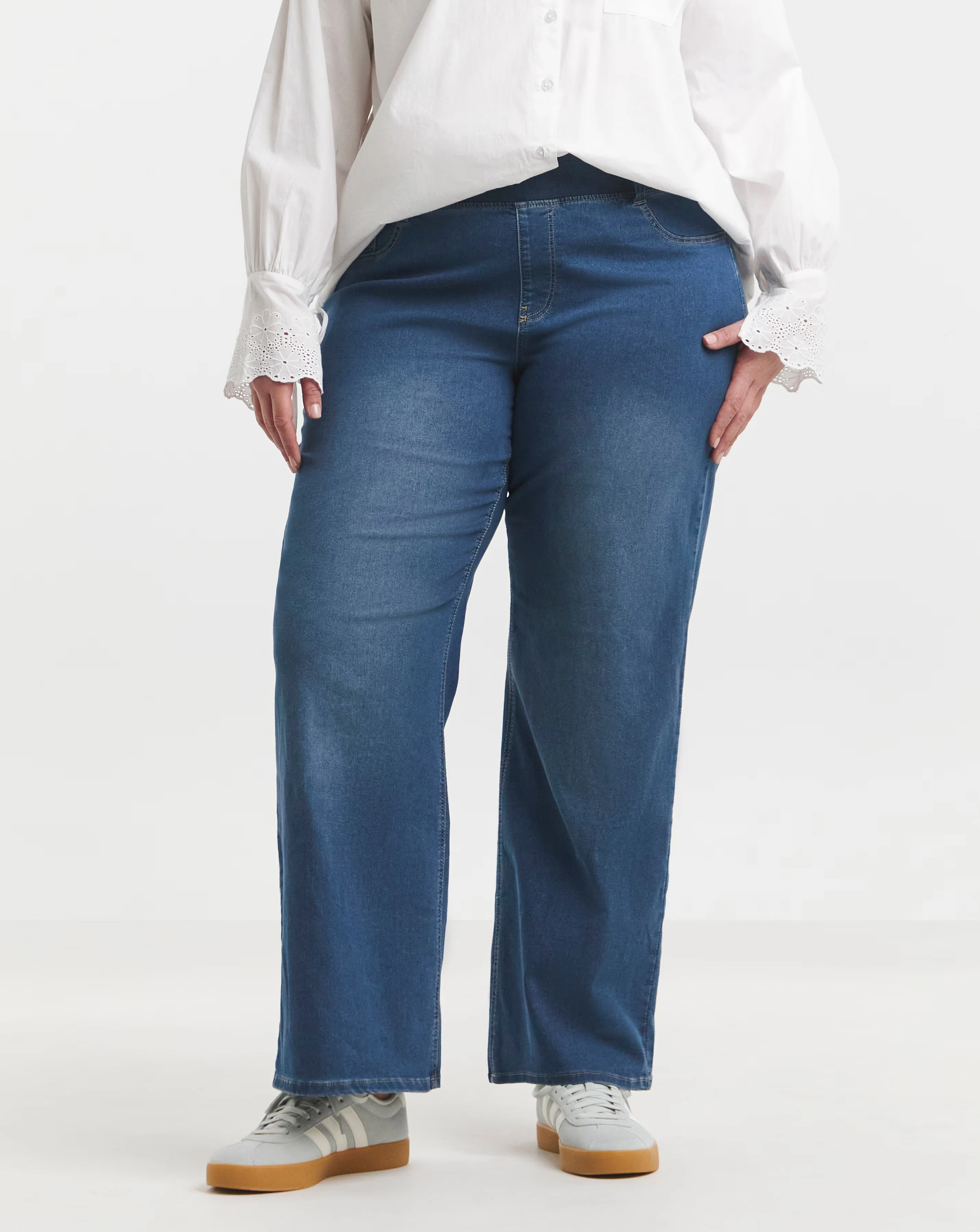 179035-mid-wash-wide-leg-pull-on-jegging-1.jpg