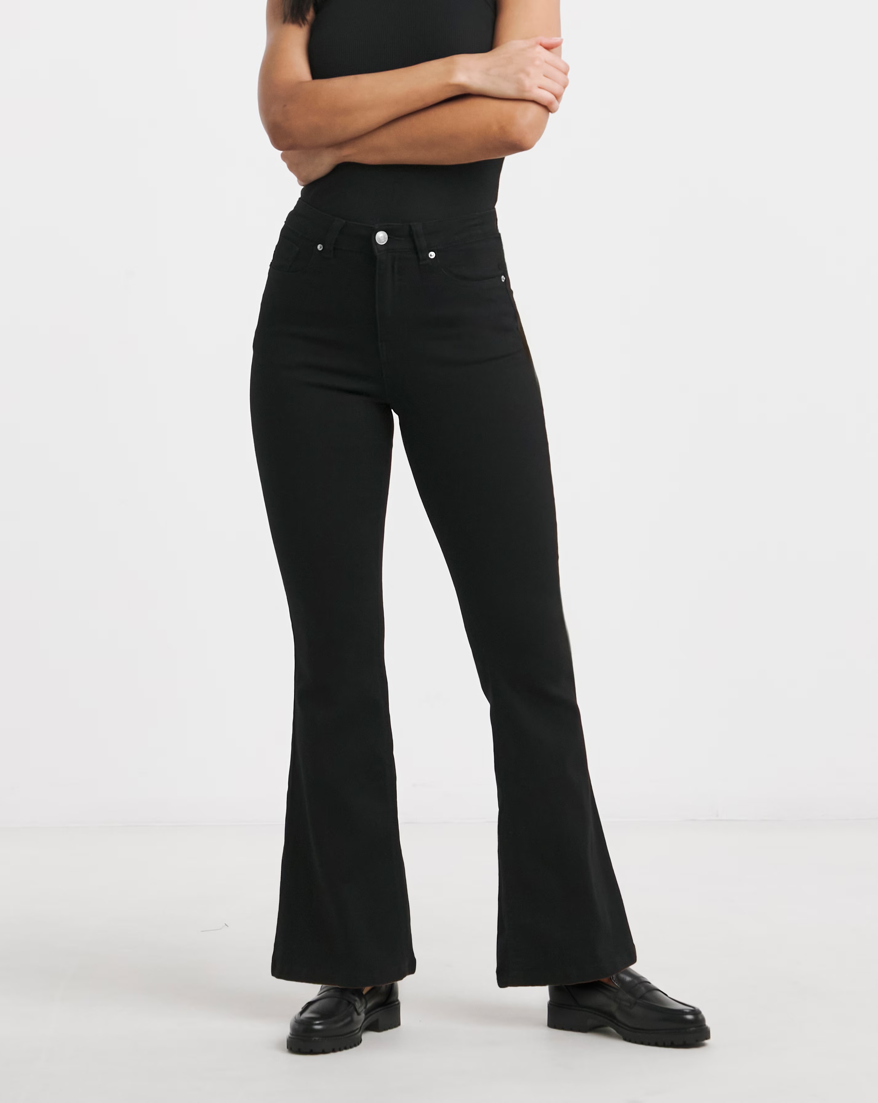 179508-black-highwaist-super-stretch-flared-jeans-1.jpg