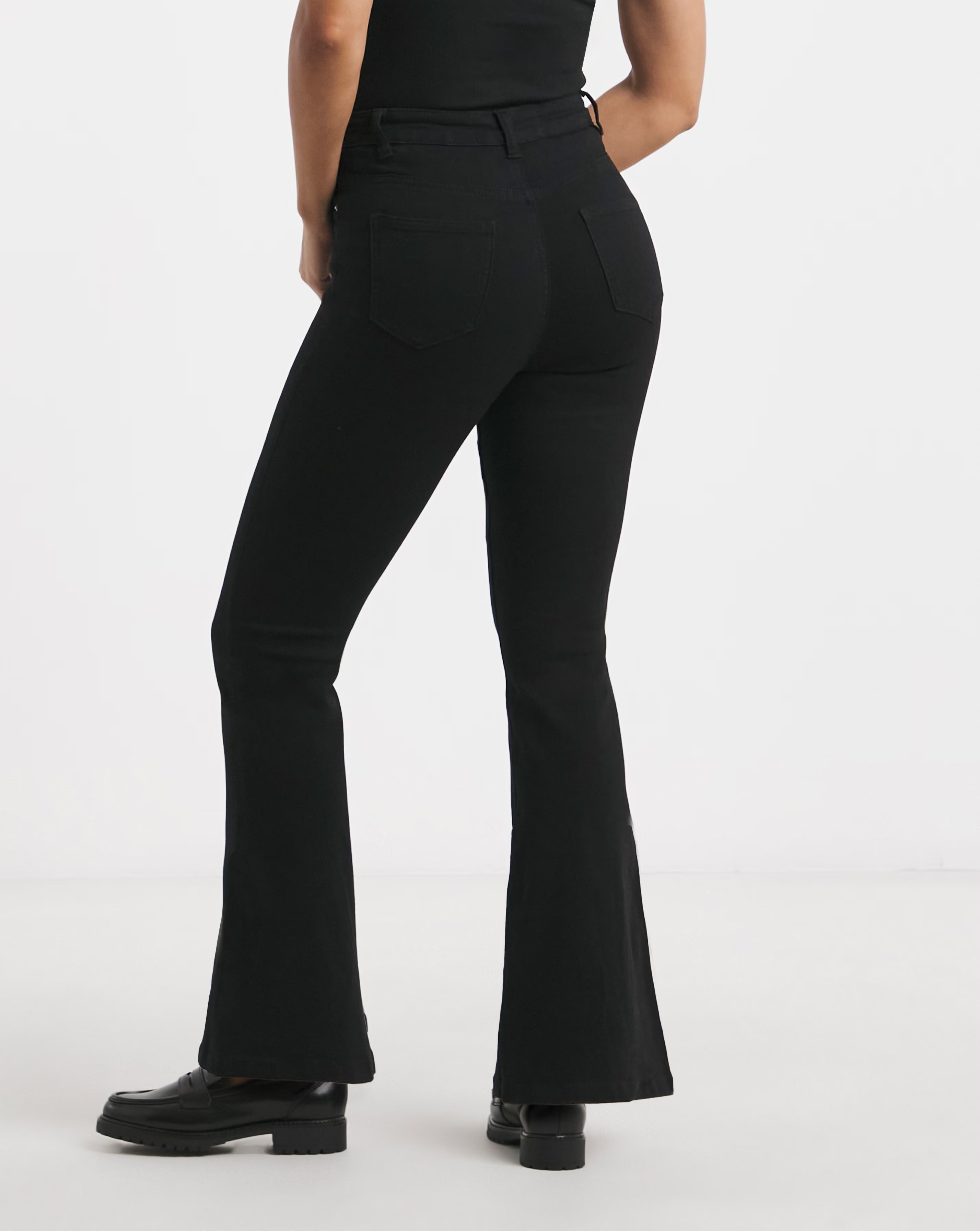 179508-black-highwaist-super-stretch-flared-jeans-1.jpg