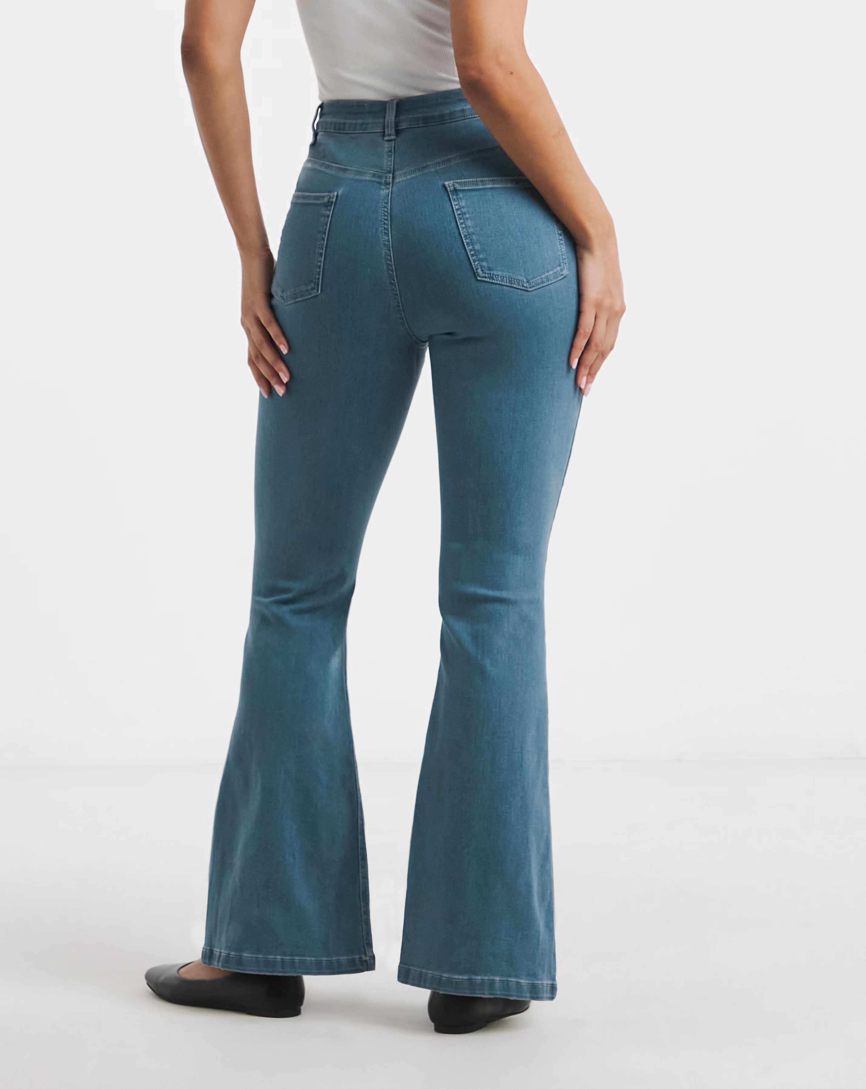 179726-mid-wash-highwaist-super-stretch-flared-jeans-1.jpg
