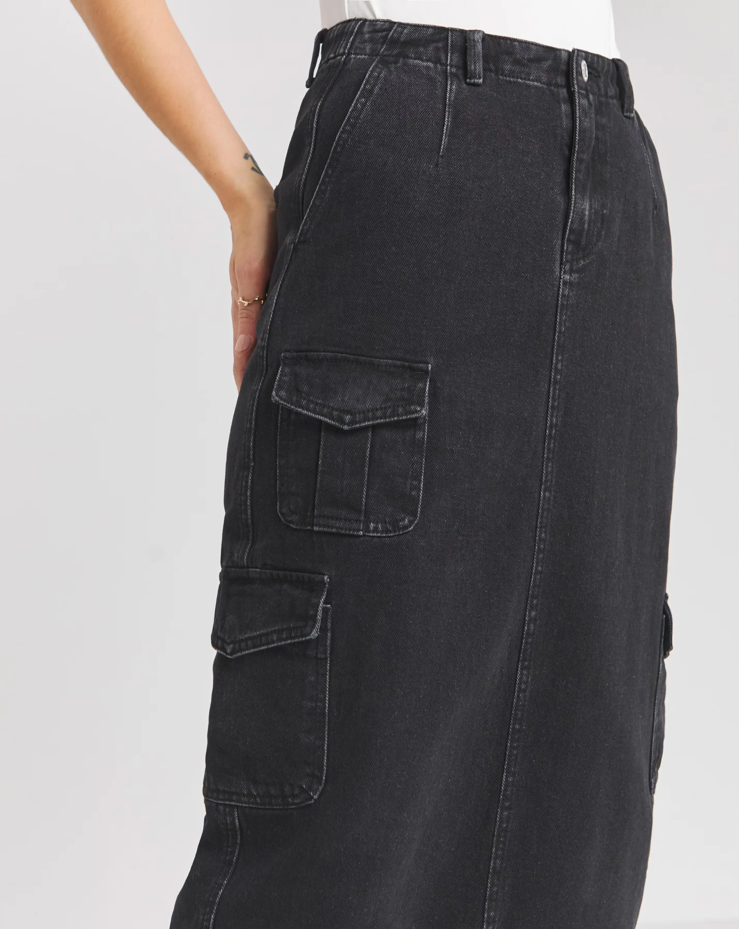 180510-simply-be-black-utility-cargo-pocket-denim-maxi-skirt-1.jpg