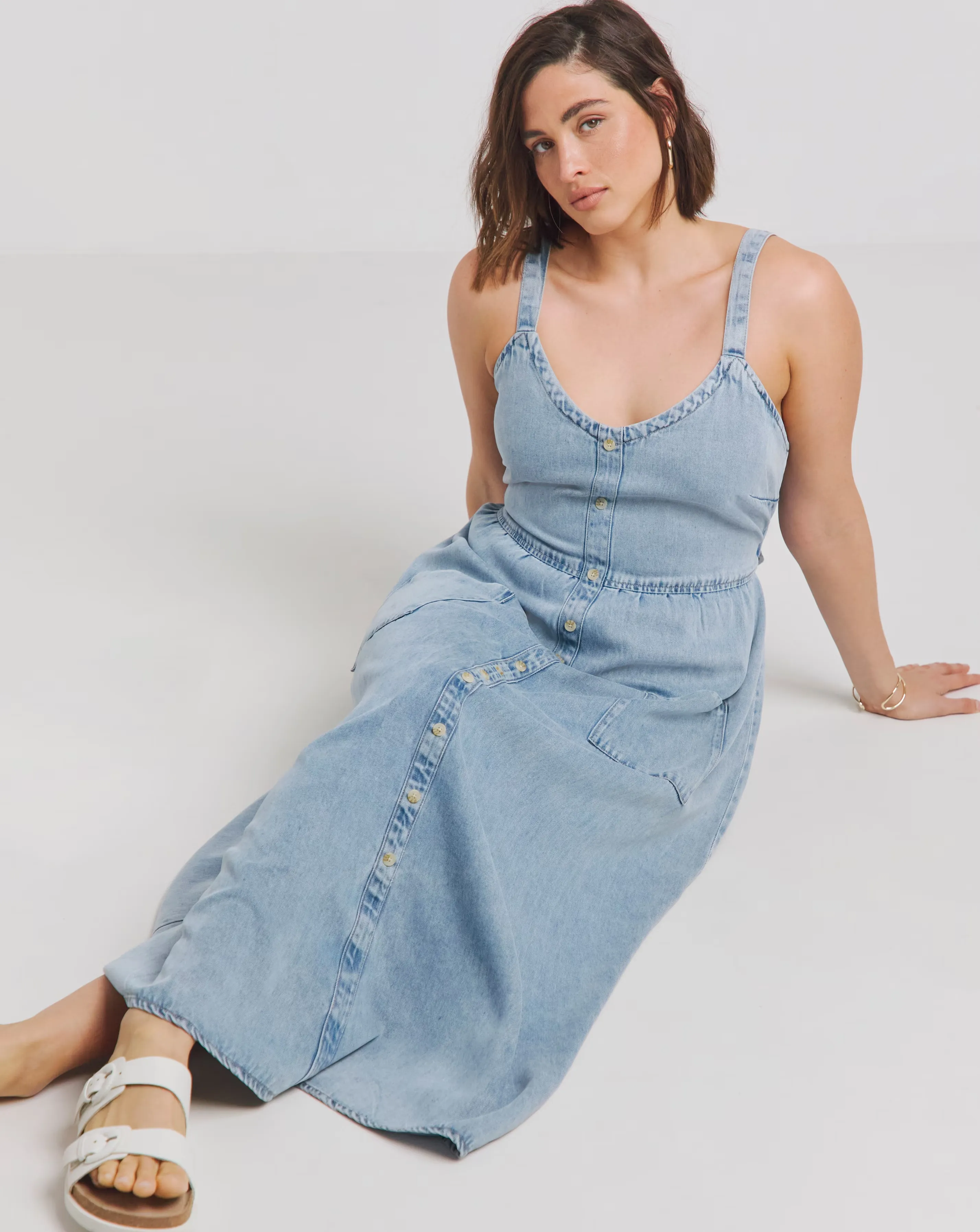 180627-light-wash-lyocell-bow-back-maxi-dress-1.webp