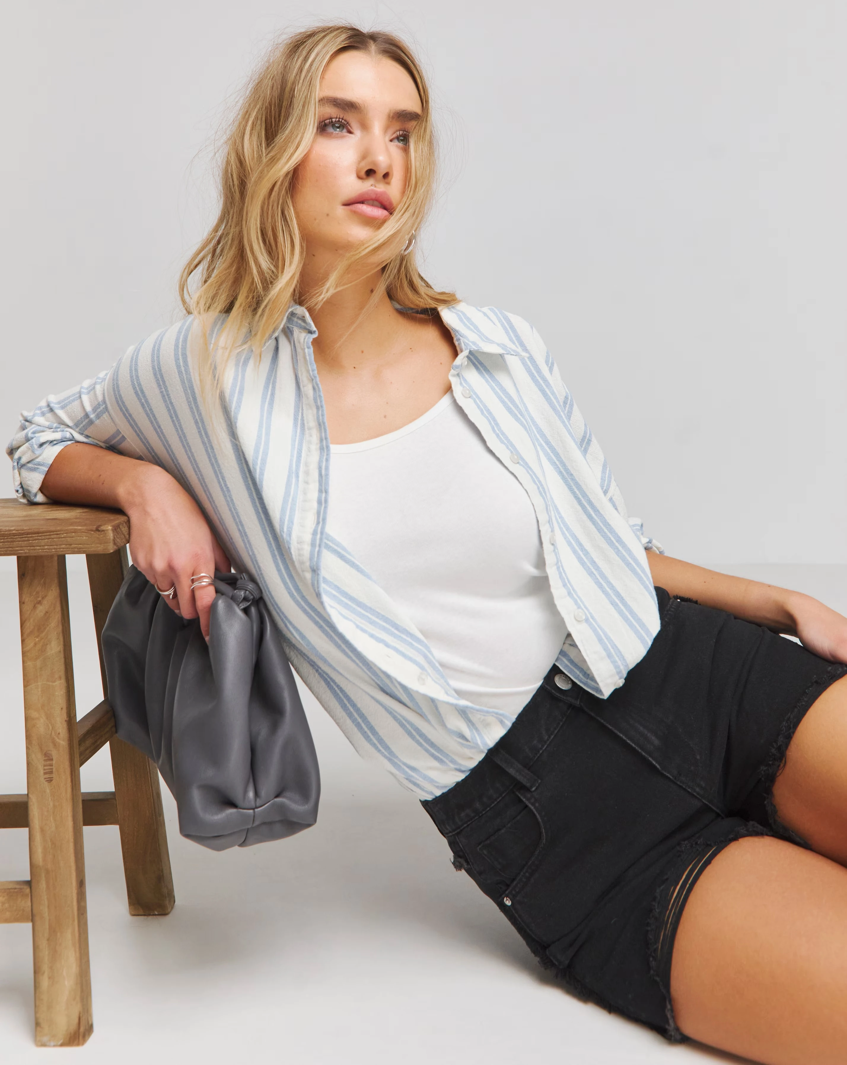 180653-black-frayed-hem-short-1.webp