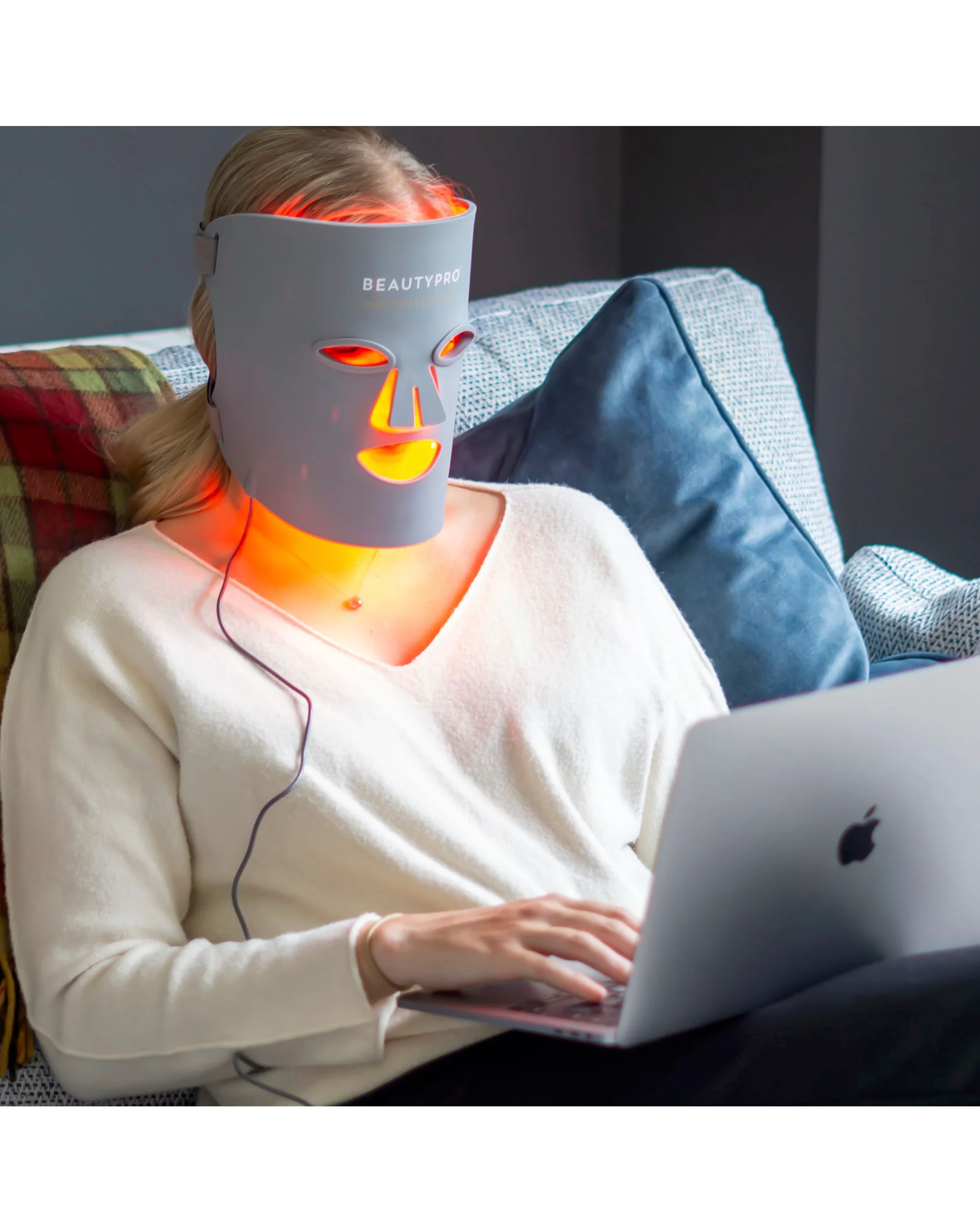 18451-beautypro-photon-led-light-therapy-face-mask-1.jpg