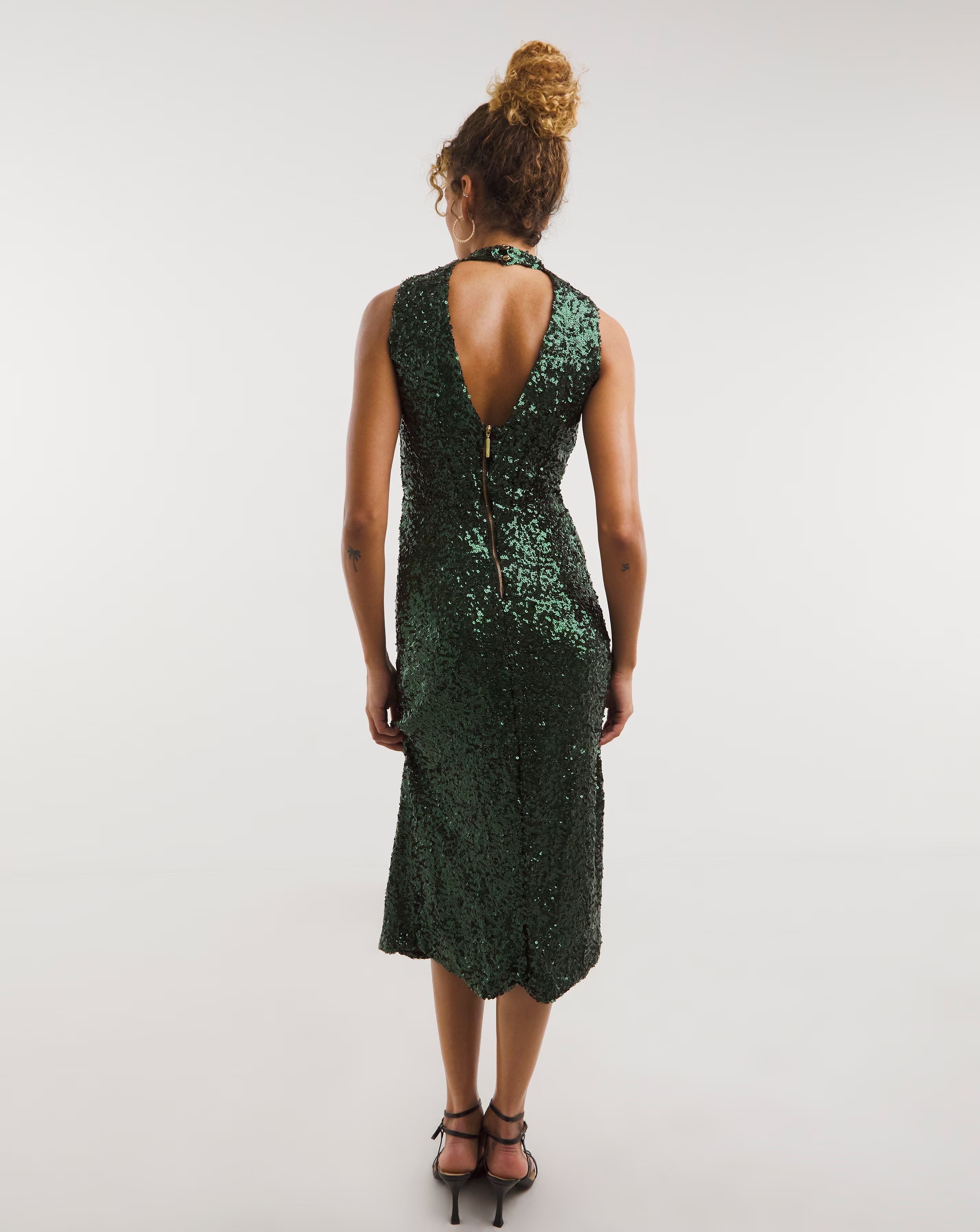 18458-closet-london-sequin-v-back-dress-1.jpg