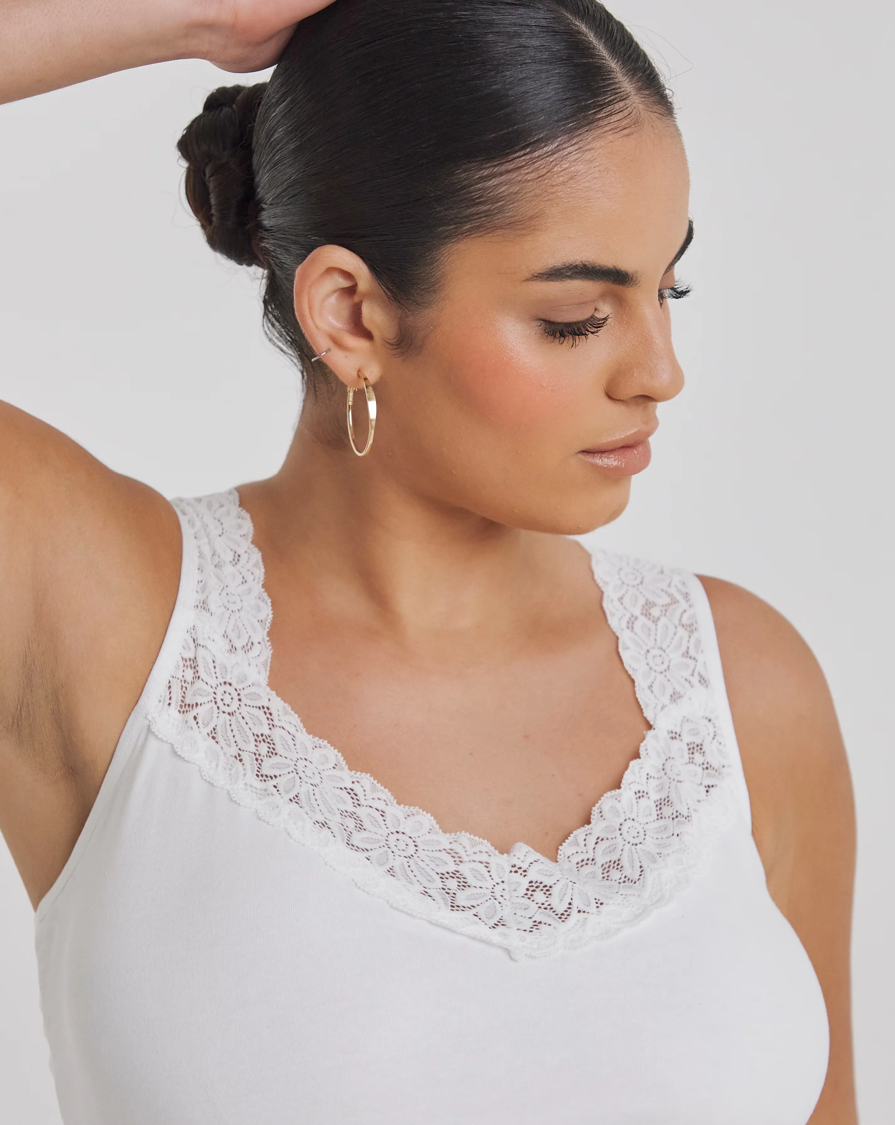 1875-pretty-secrets-2-pack-lace-trim-vests-white-black-1.webp