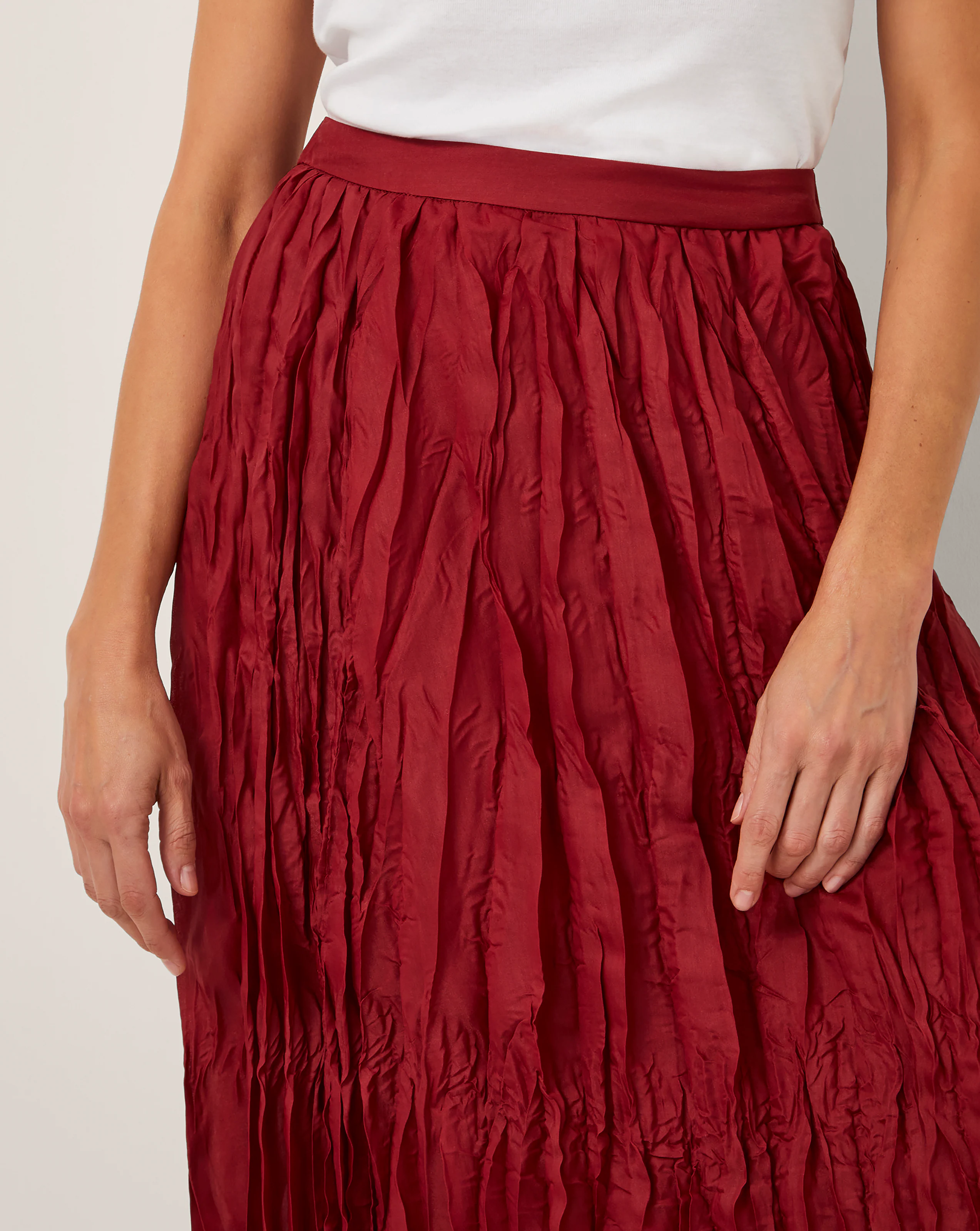 18902-monsoon-odessa-crinkle-maxi-skirt-1.webp