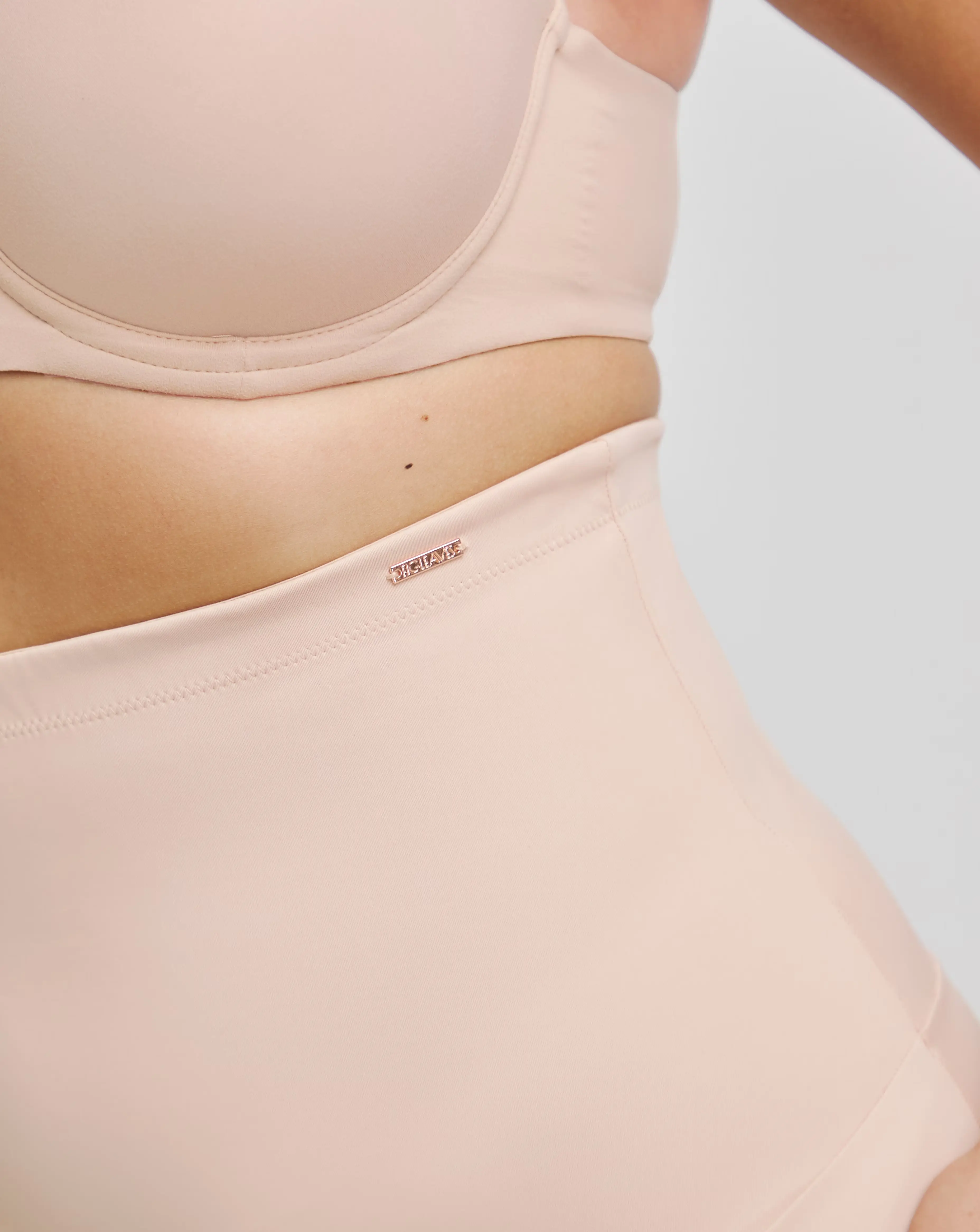 19935-figleaves-smoothing-shaping-waist-nipper-latte-1.webp