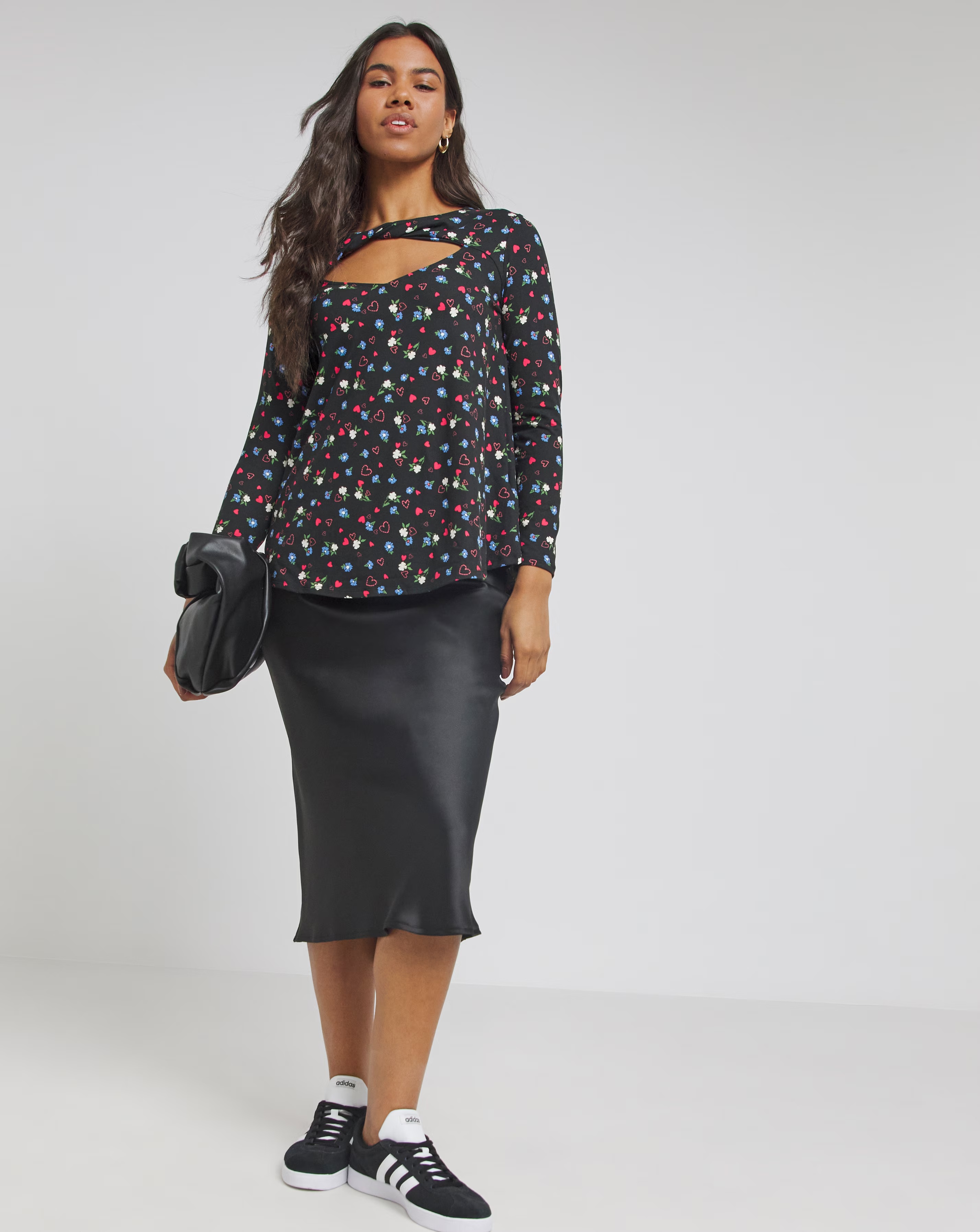 22120-heart-ditsy-print-supersoft-cut-out-top-1.webp
