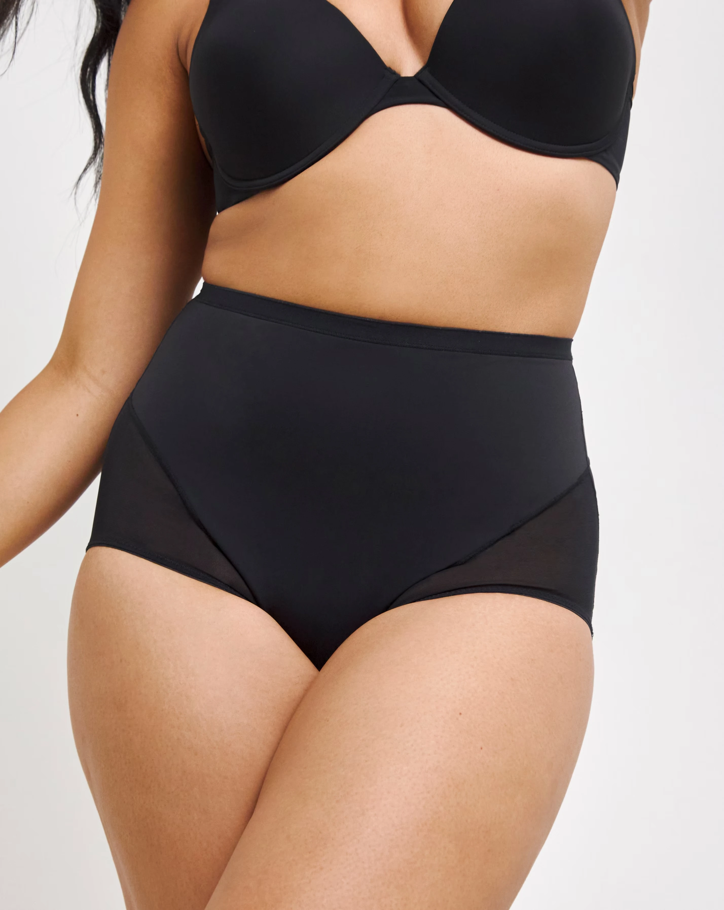 22256-dorina-alina-mid-waist-medium-control-shaping-knicker-black-1.jpg