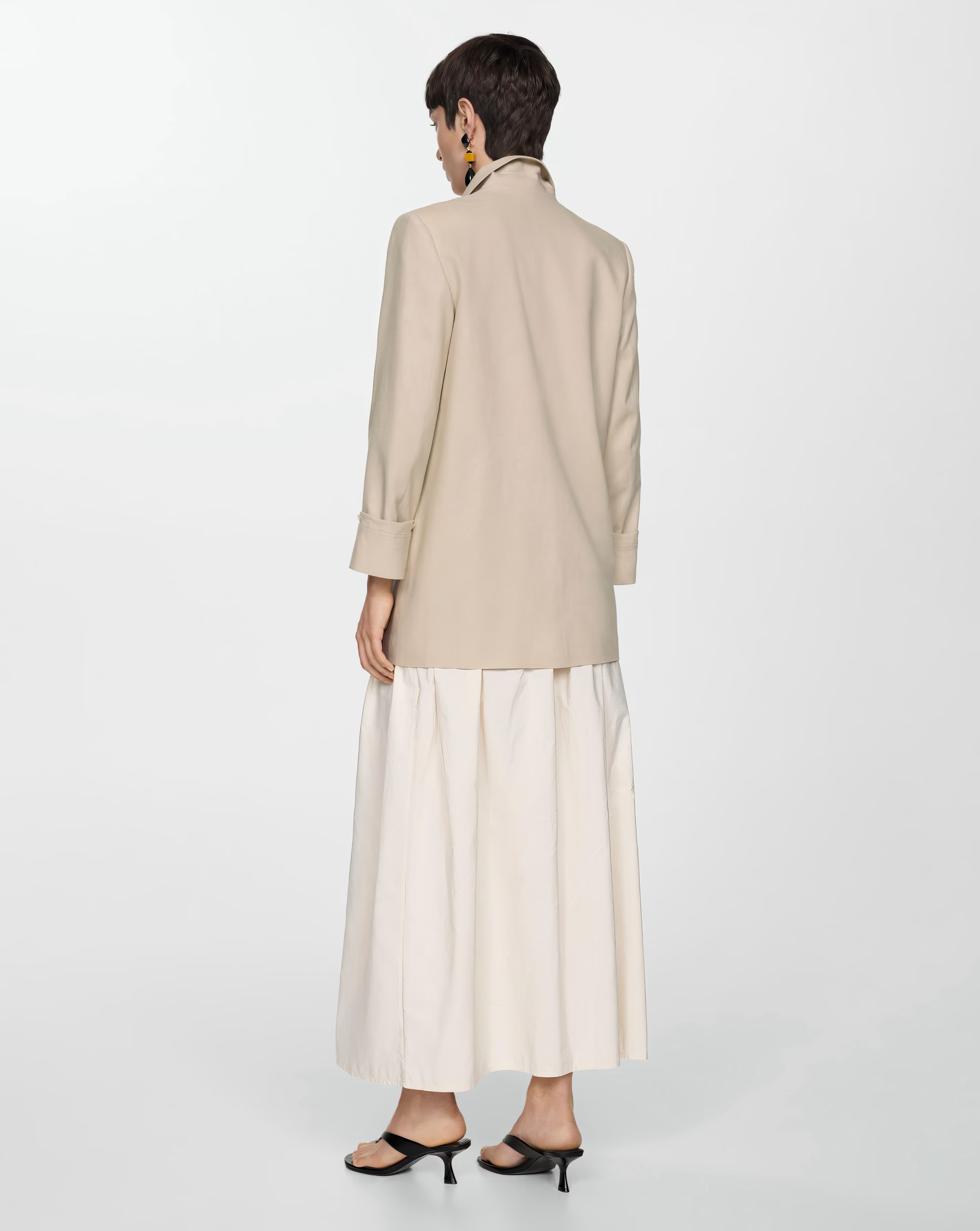 23060-mango-beige-linen-blazer-1.jpg