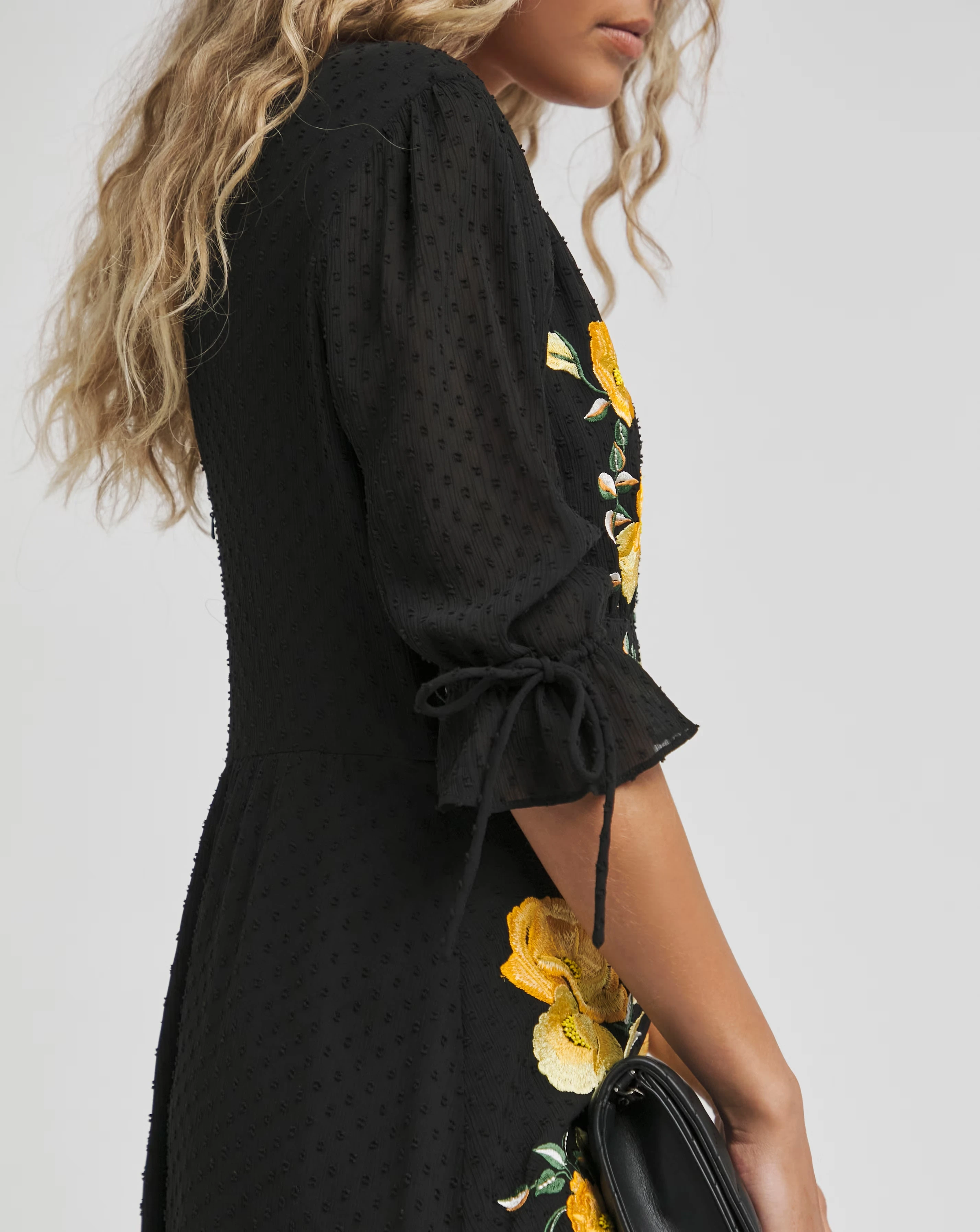 23280-hope-amp-ivy-the-lilou-floral-v-neck-midi-dress-1.jpg