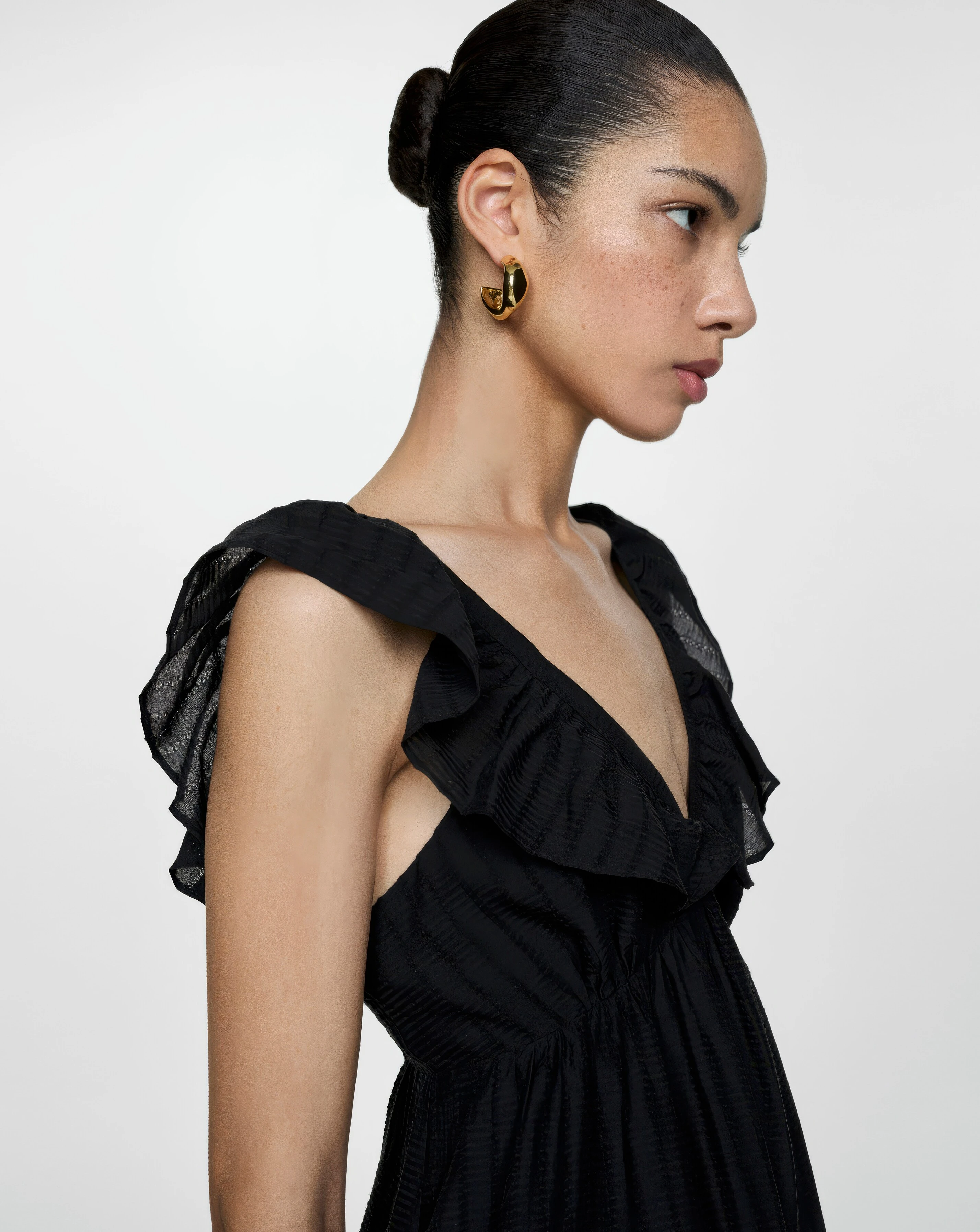 23605-mango-ramona-v-neck-midi-dress-1.jpg