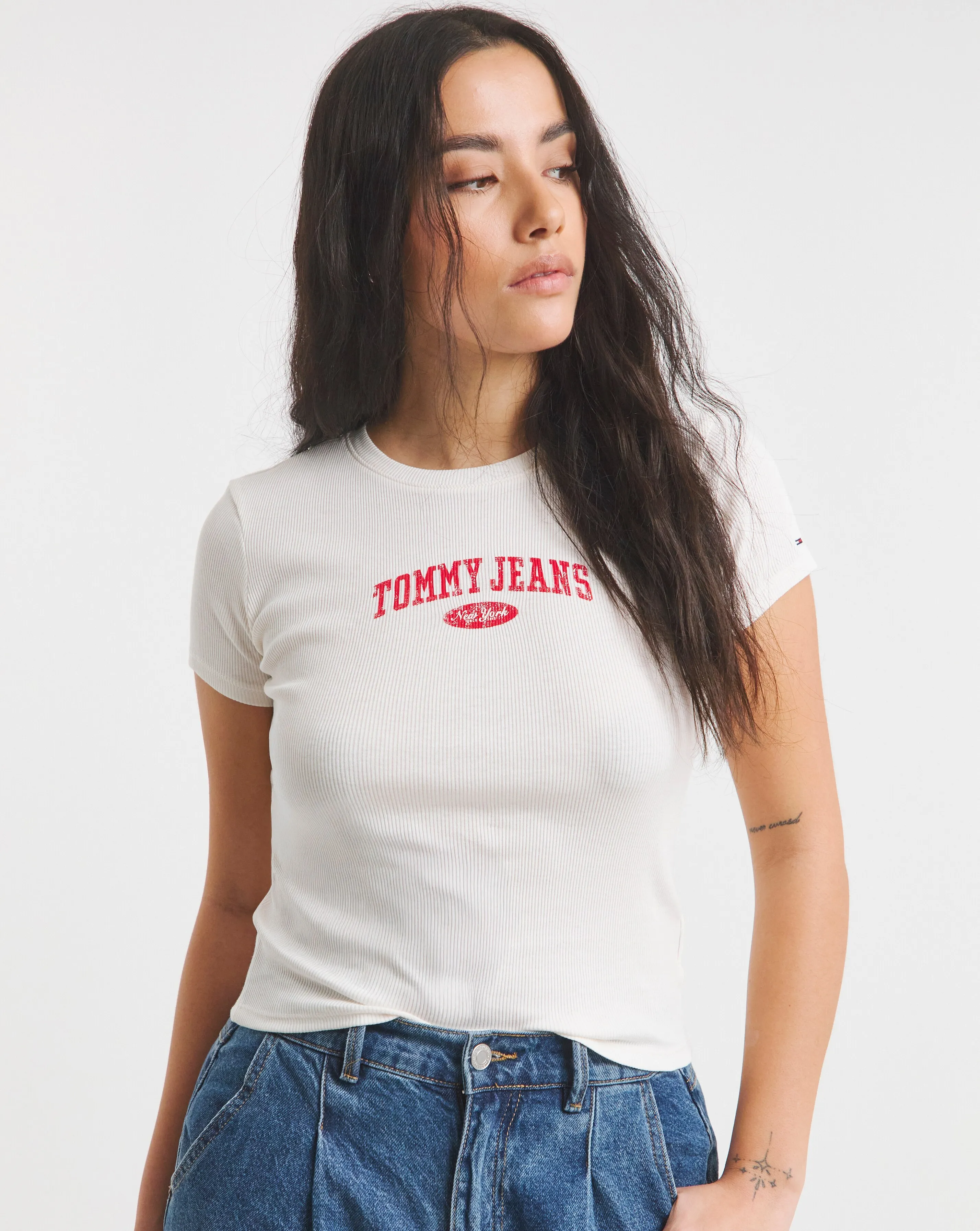 Tommy Jeans Slim Varsity Rib Tee Ext 1 23771-tommy-jeans-slim-varsity-rib-tee-ext-1.webp