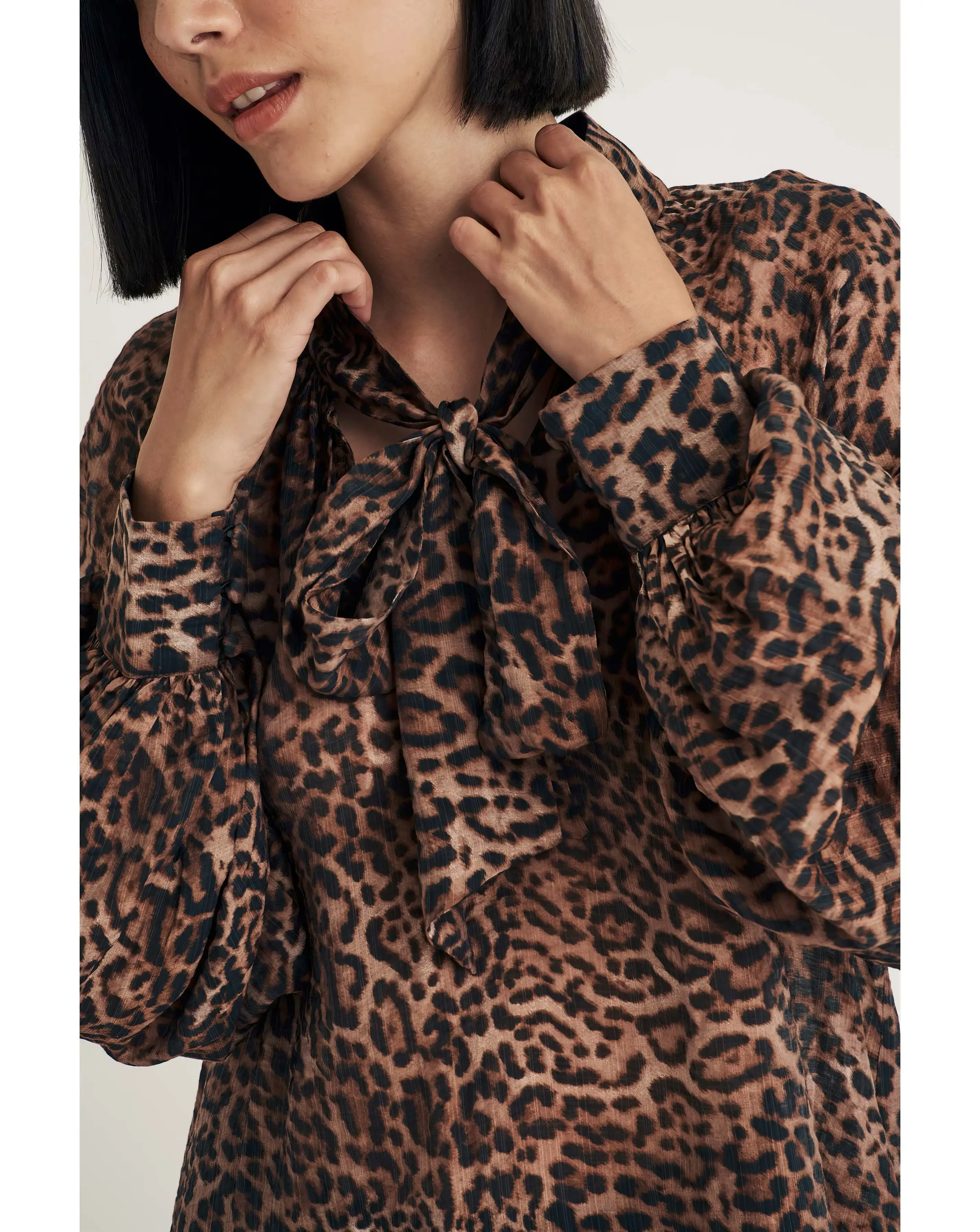 24134-nobody-x27-s-child-goldie-leopard-blouse-1.webp