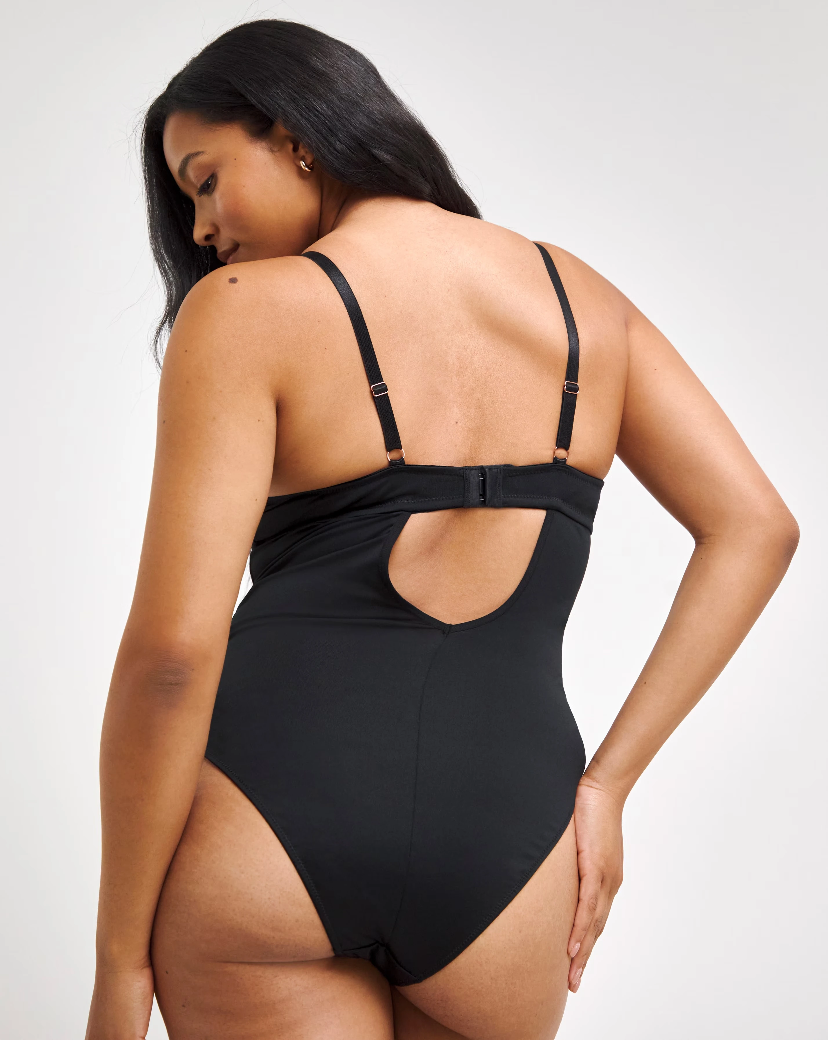 24501-superboost-medium-tummy-control-lace-shaping-body-1.webp