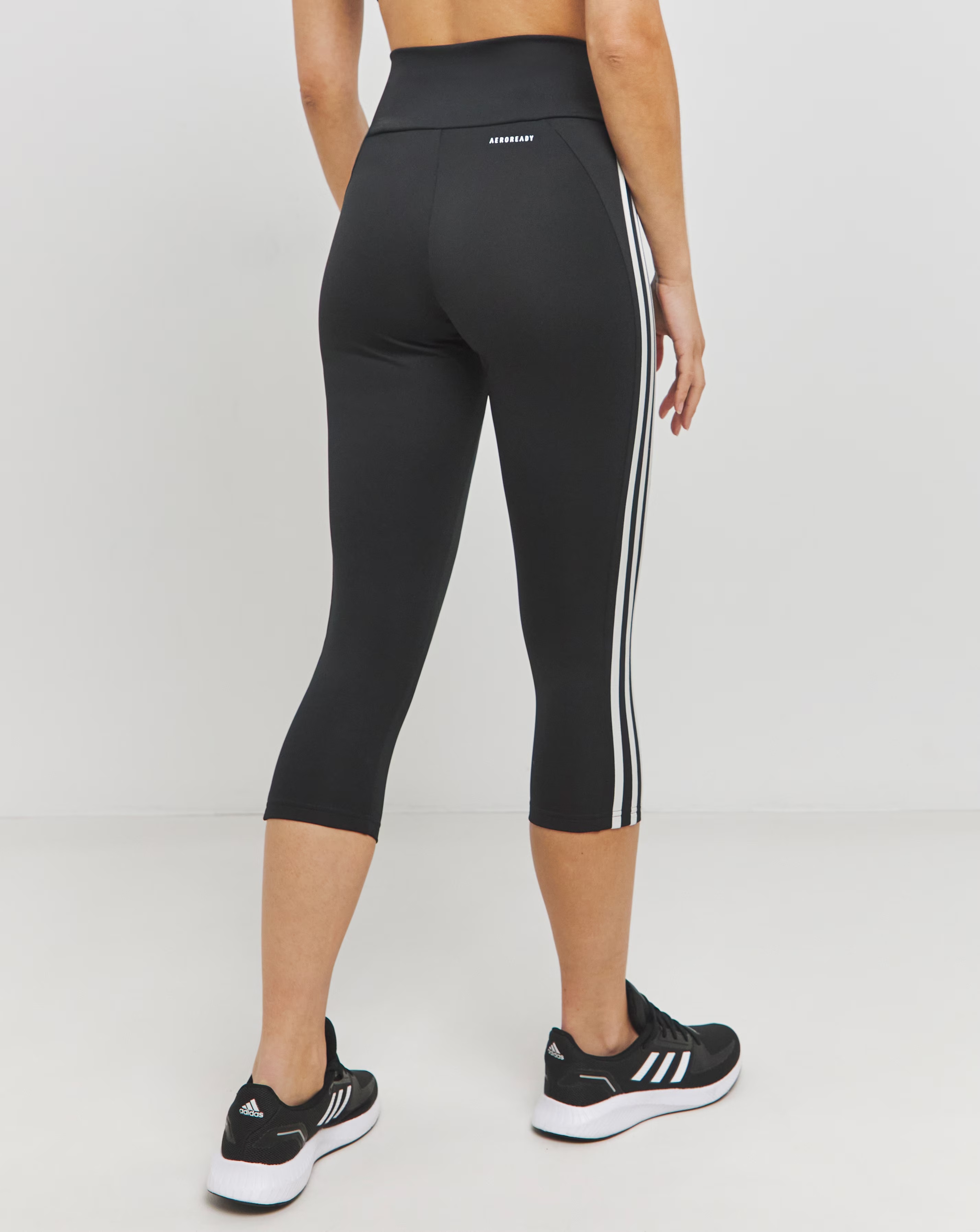 26536-adidas-winners-3-stripe-3-4-legging-1.jpg