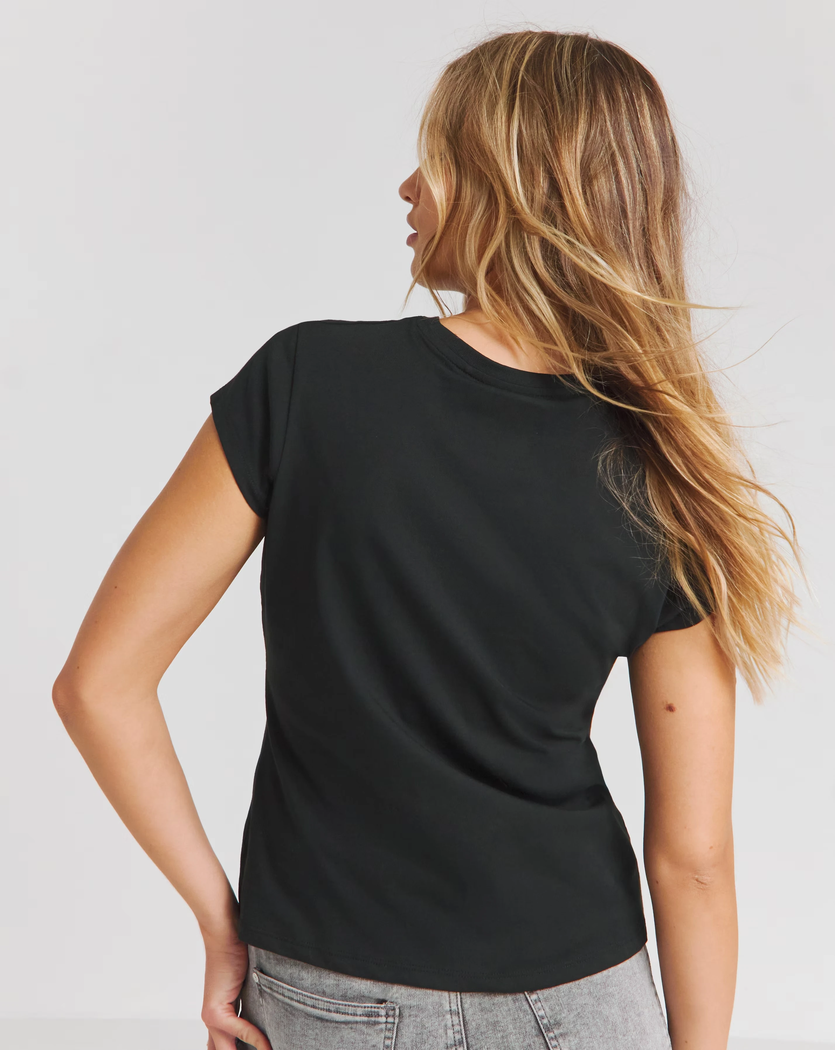 27296-black-baby-t-shirt-with-metallic-embroidery-1.webp