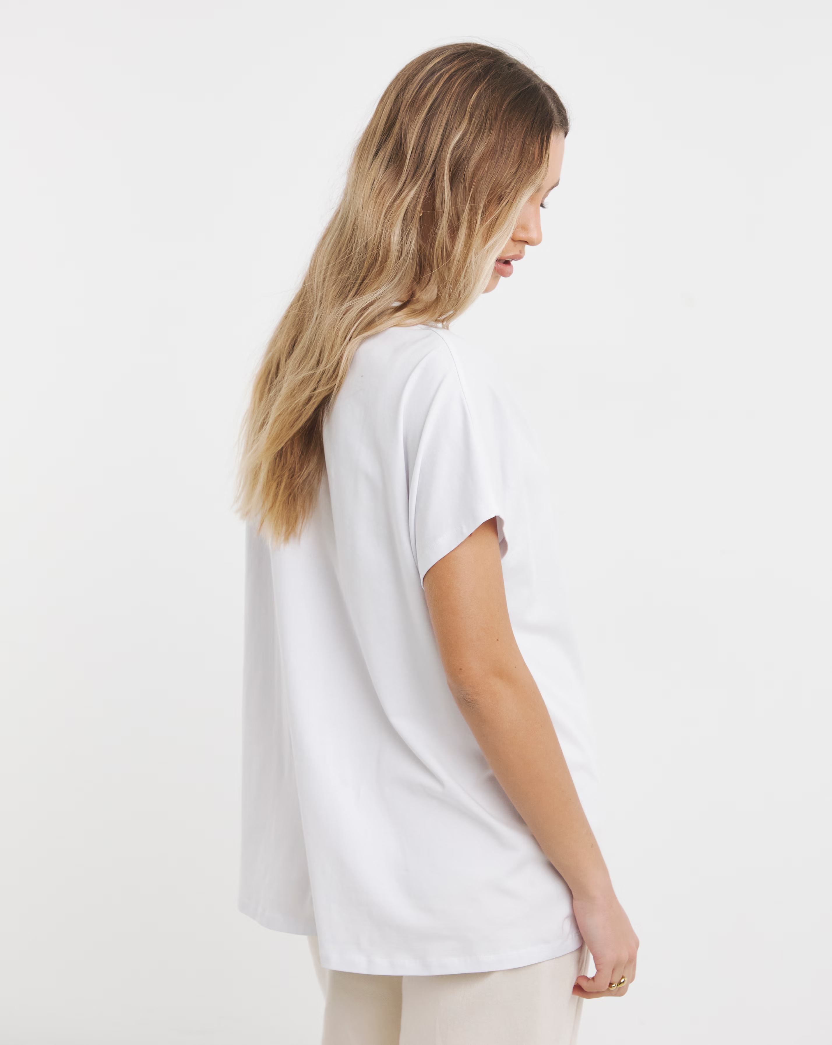 27374-white-slouchy-dip-back-t-shirt-1.webp