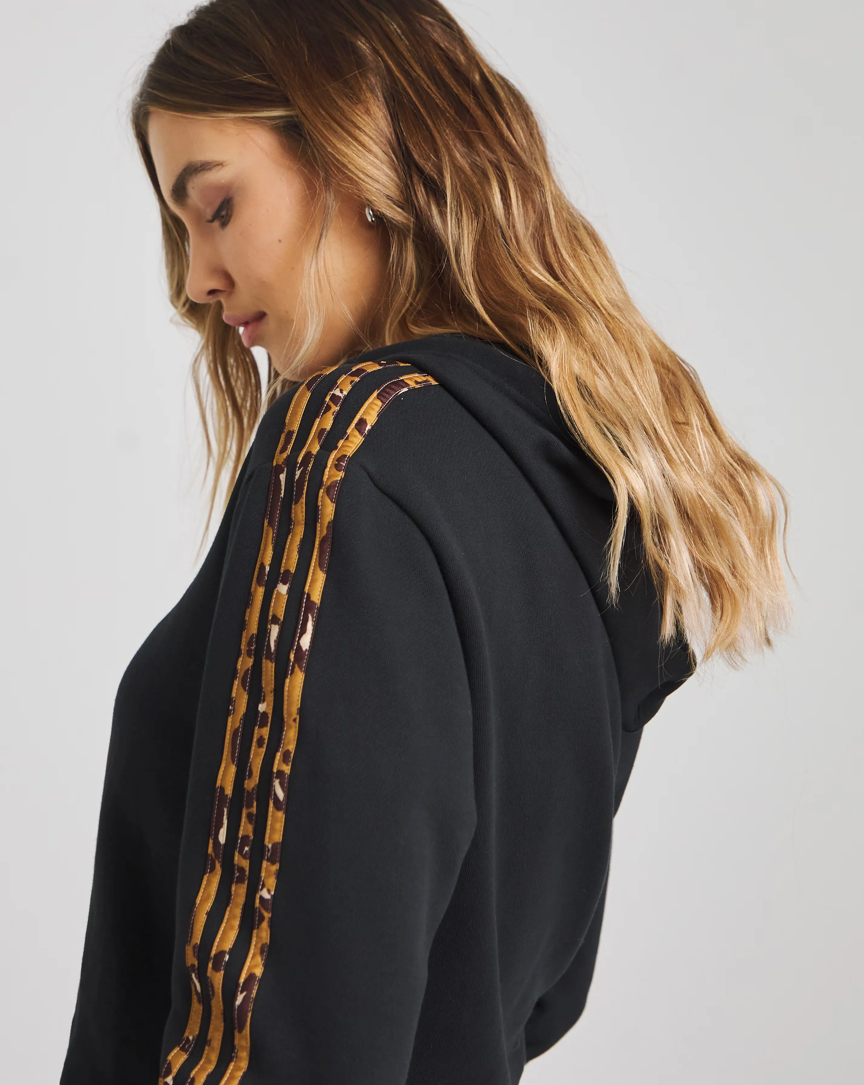 28887-adidas-animal-3-stripes-hoodie-1.webp