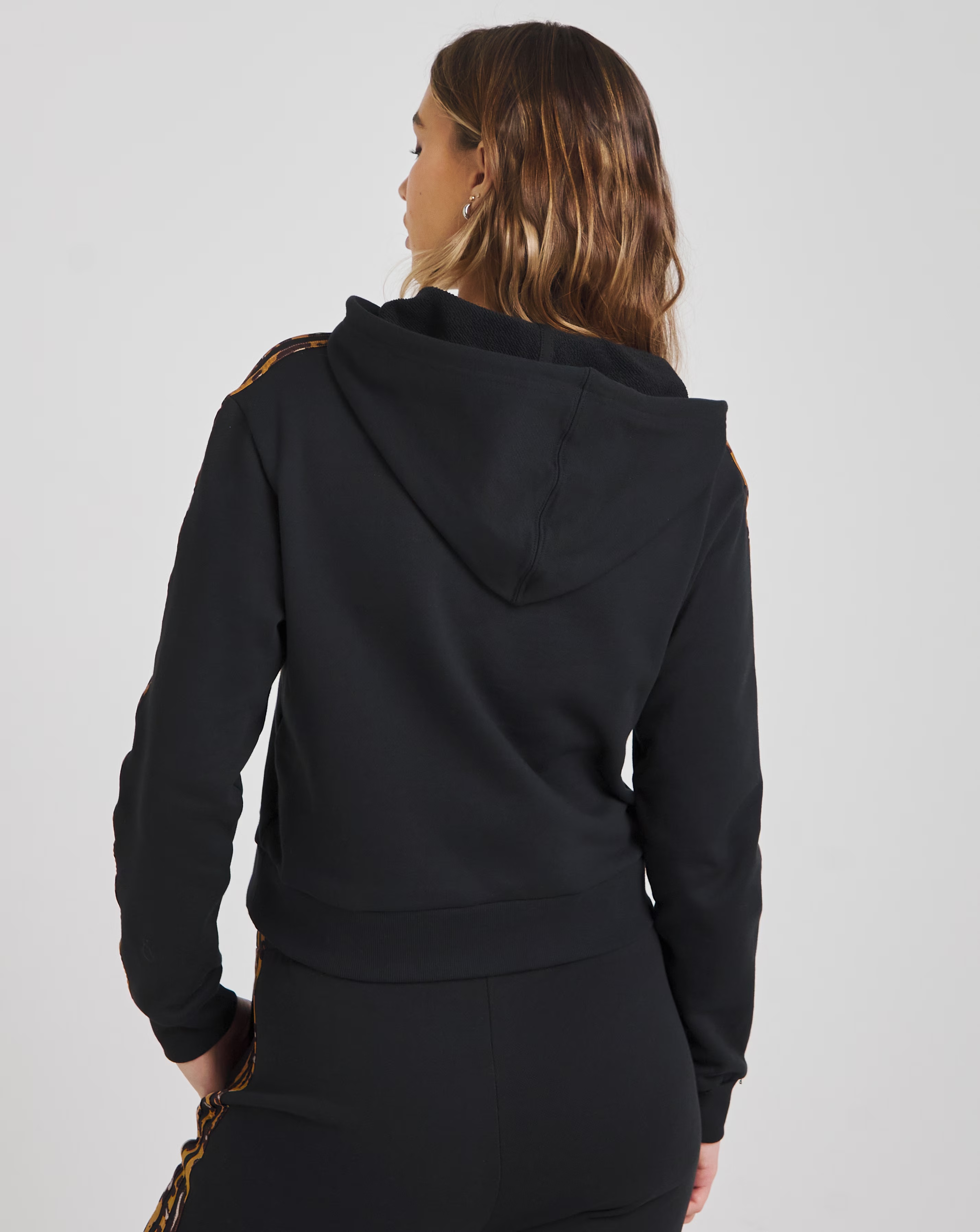 28887-adidas-animal-3-stripes-hoodie-1.webp