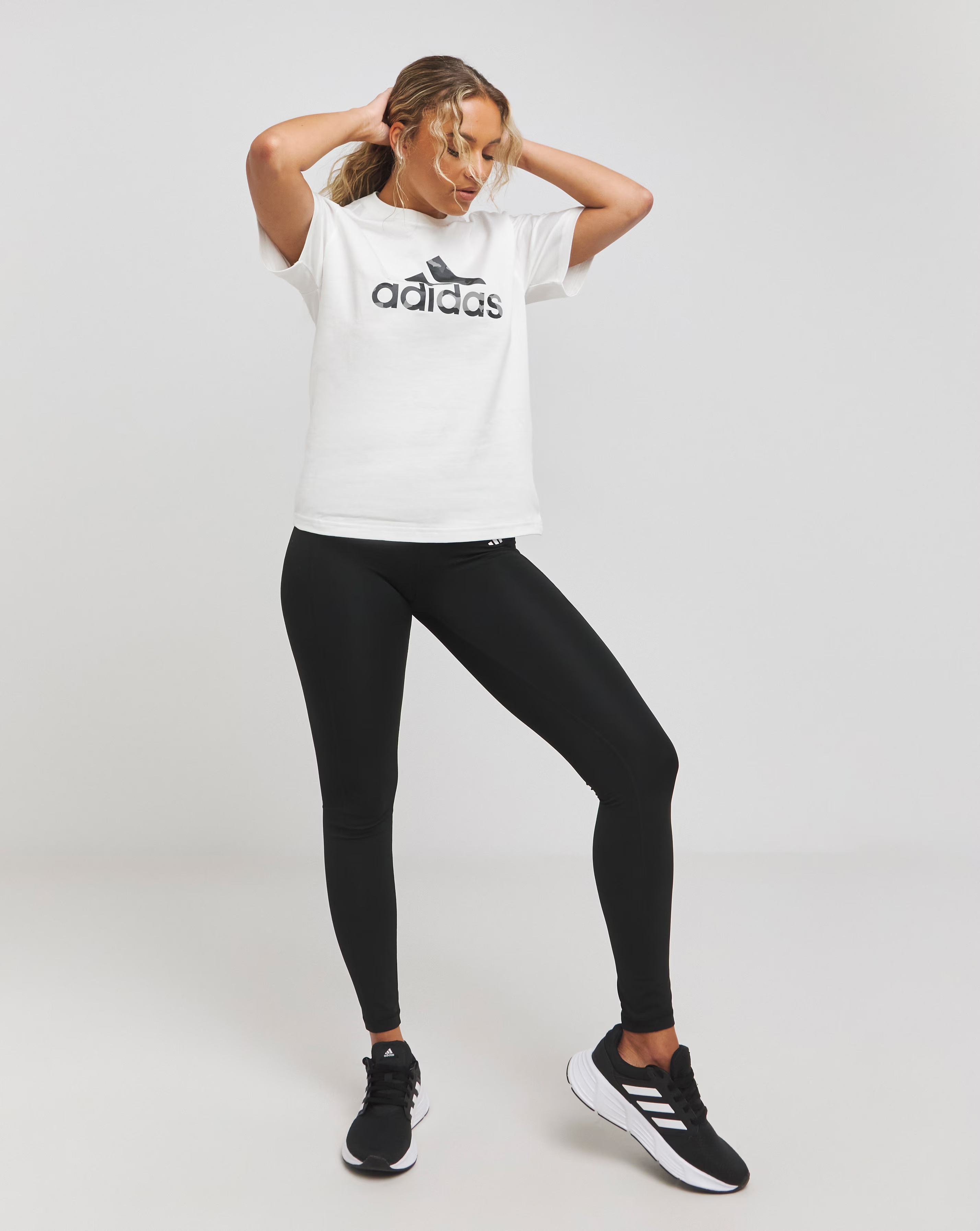 29135-adidas-big-logo-t-shirt-1.webp