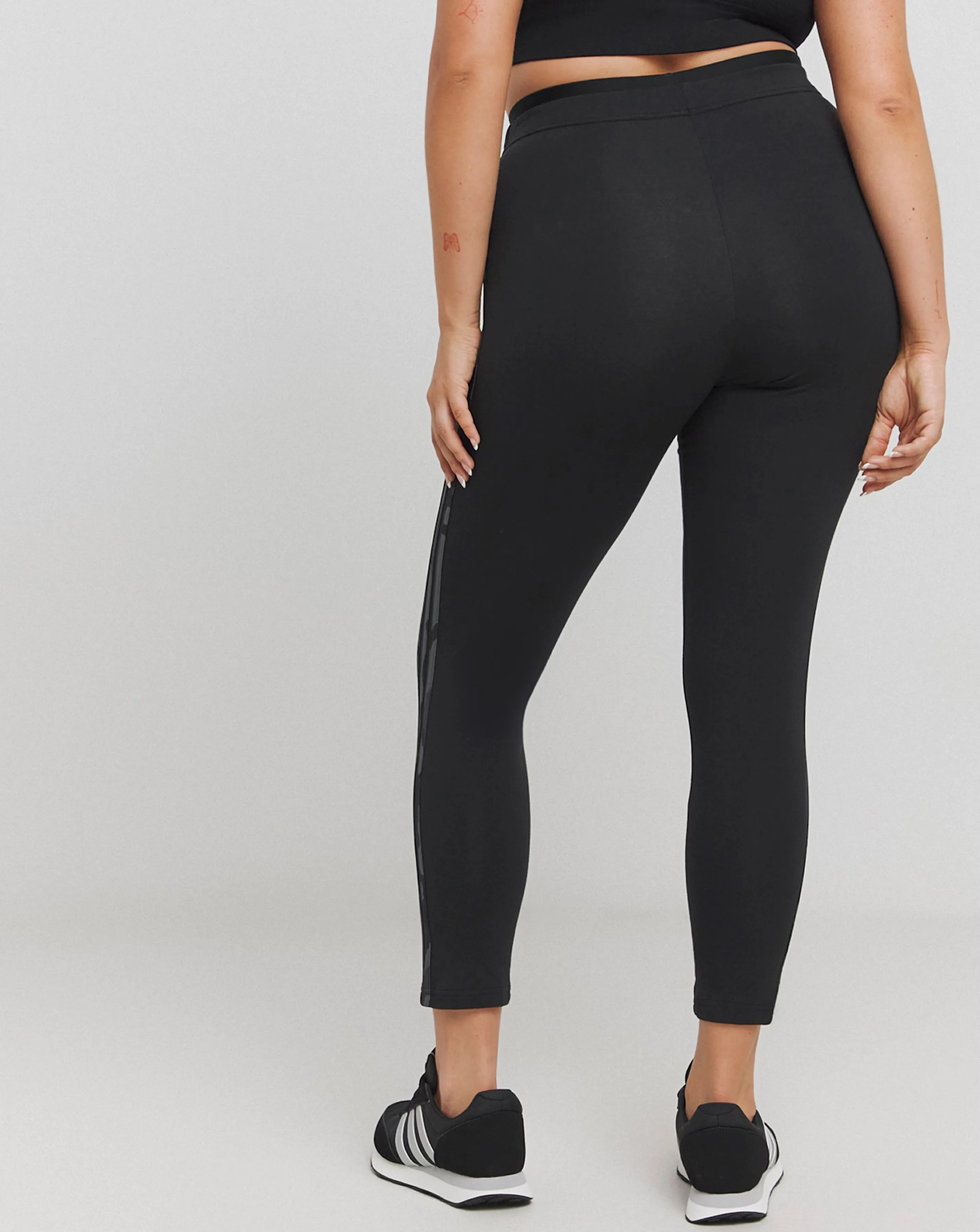 29158-adidas-3-stripes-leggings-1.webp
