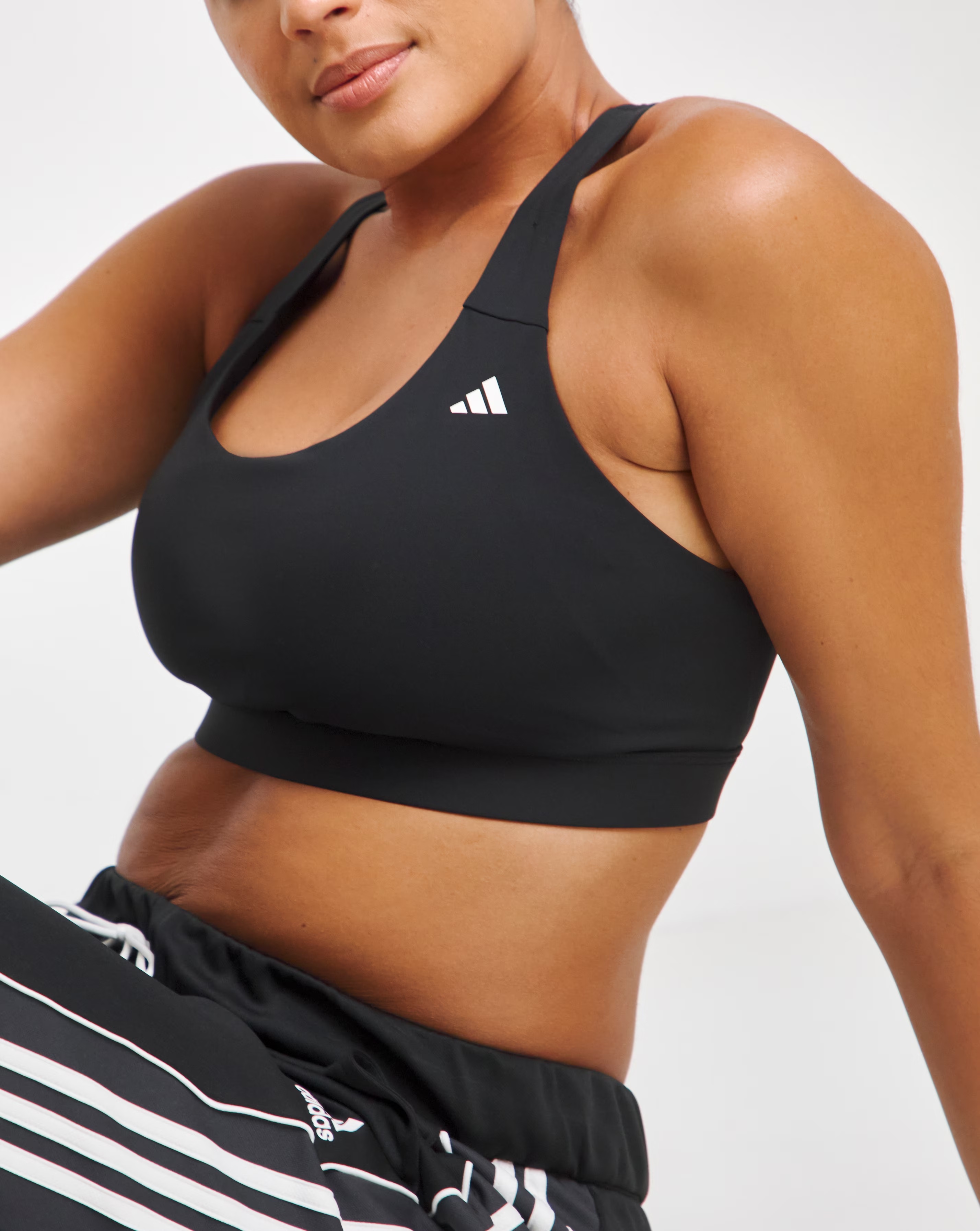 29180-adidas-ultimate-run-sports-bra-1.jpg