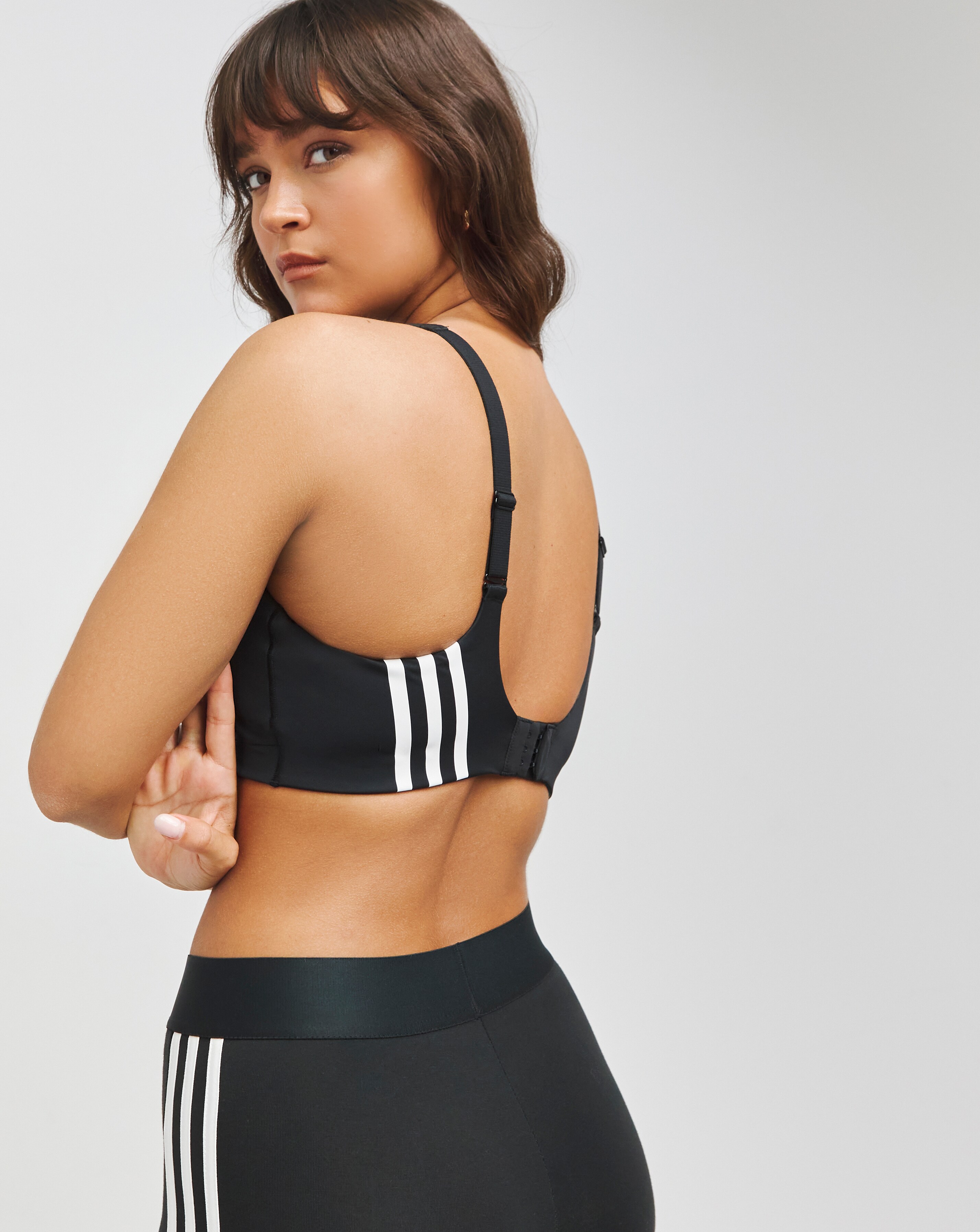 29257-adidas-impact-training-high-support-bra-1.webp