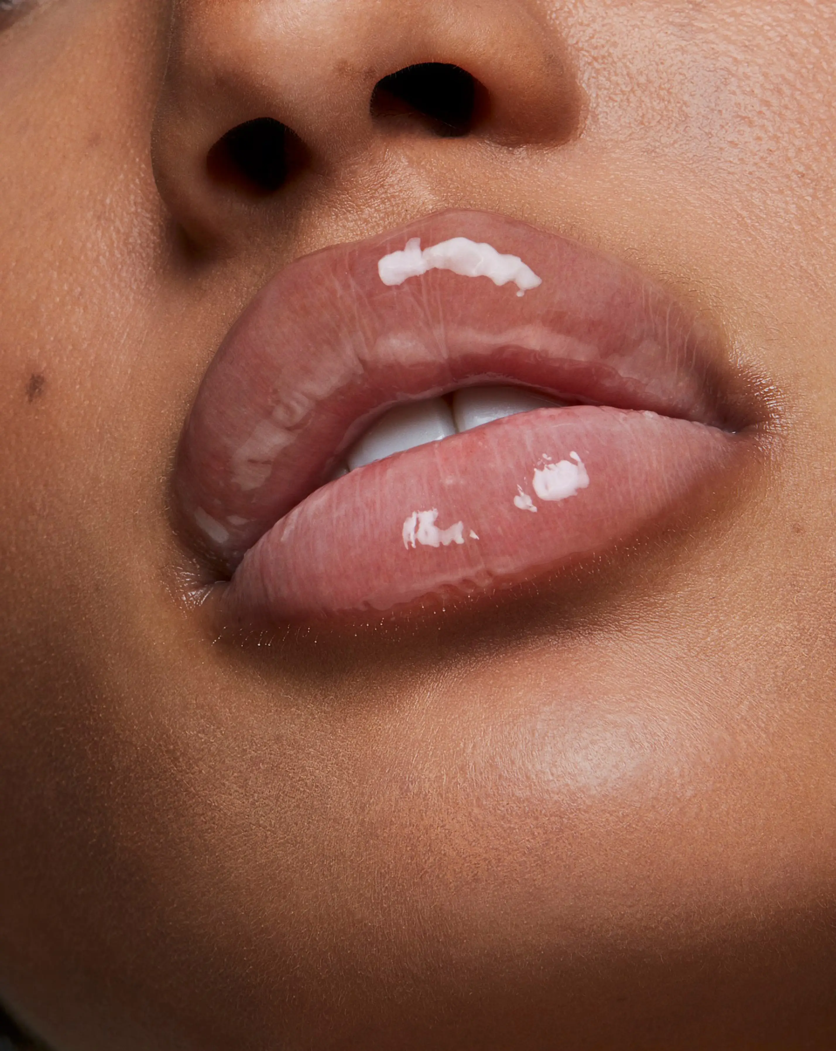 29694-stila-plumping-lip-glaze-in-the-clear-1.jpg