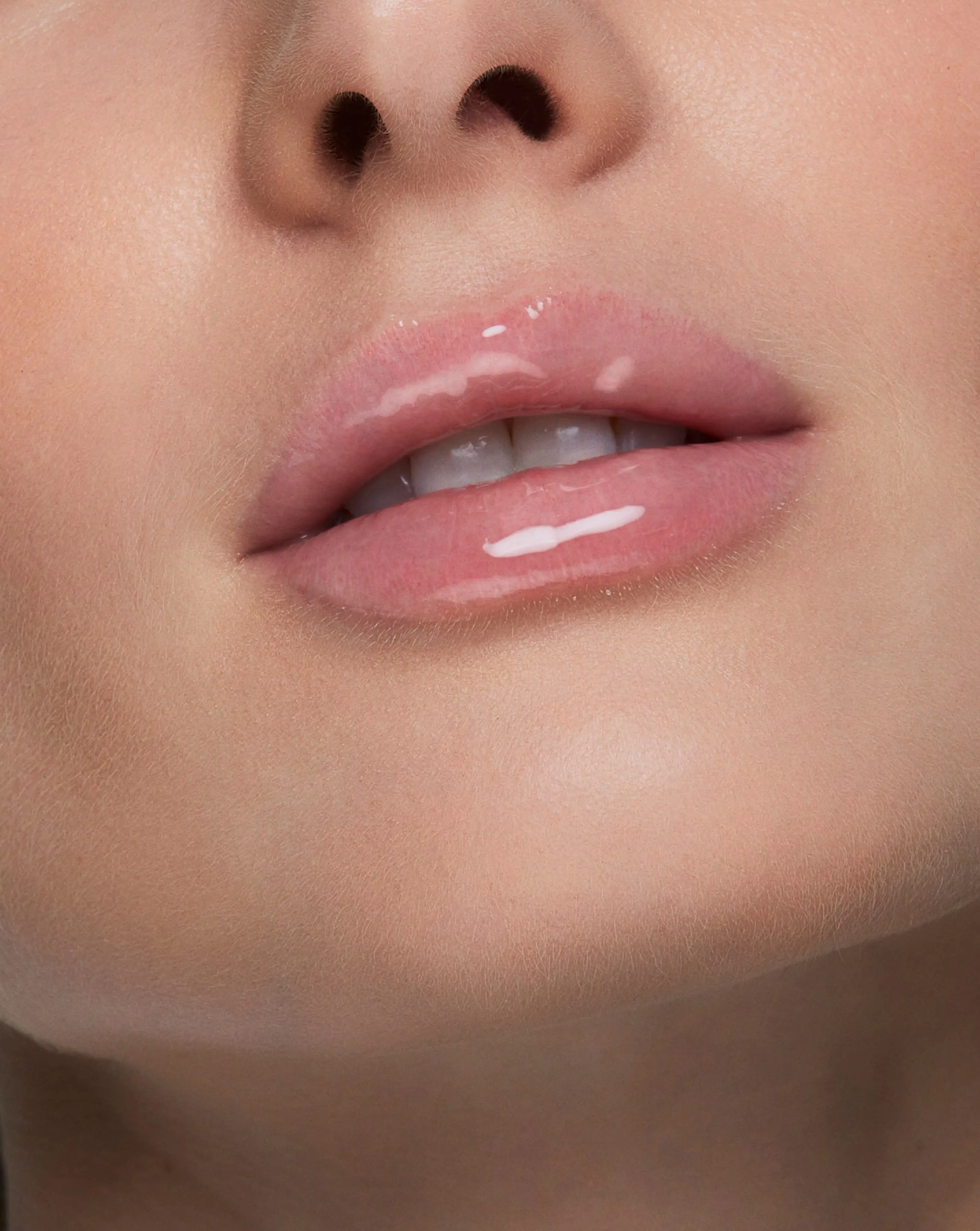 29694-stila-plumping-lip-glaze-in-the-clear-1.jpg