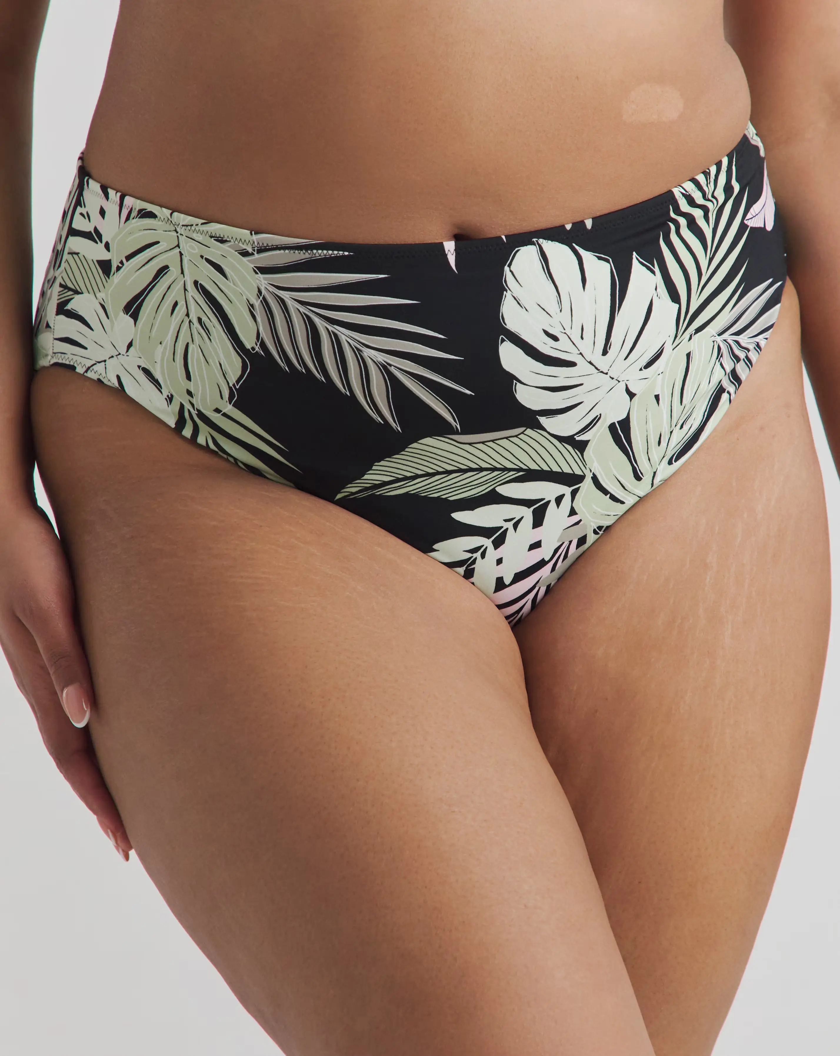 32129-elomi-tropical-retreat-mid-rise-bikini-brief-black-1.webp