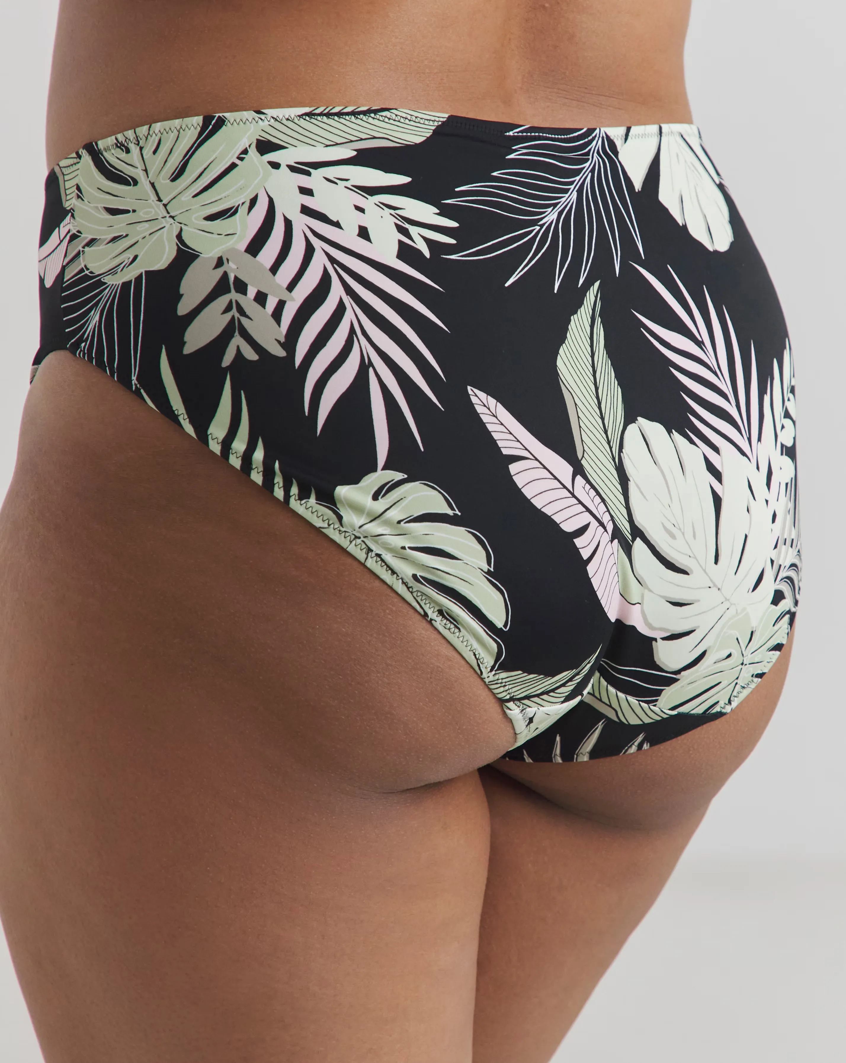 32129-elomi-tropical-retreat-mid-rise-bikini-brief-black-1.webp