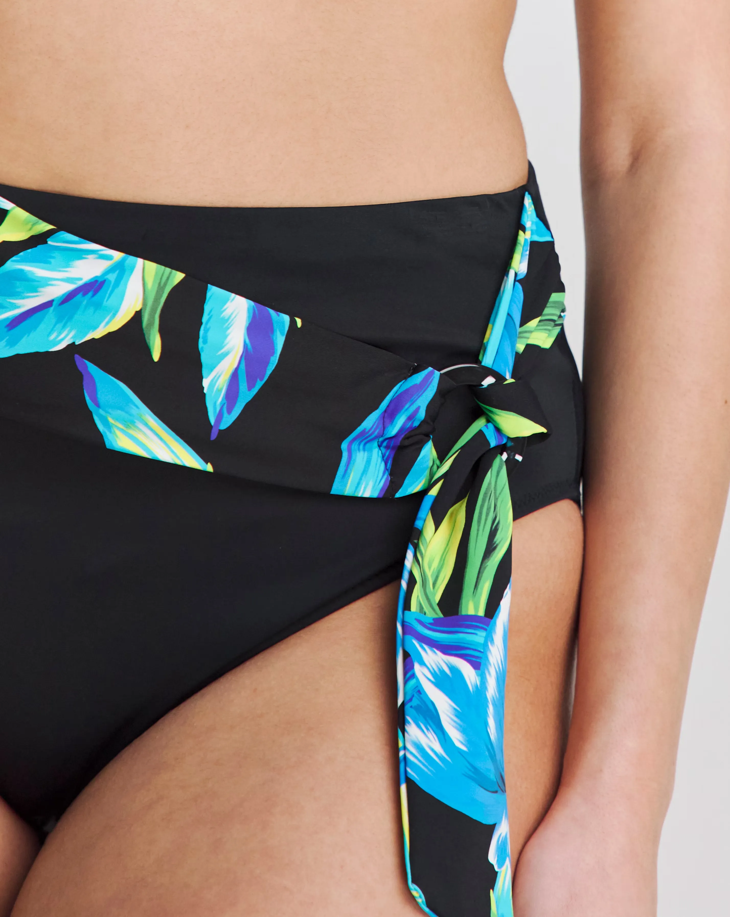 32948-fantasie-talm-beach-gathered-high-waist-bikini-brief-black-1.webp