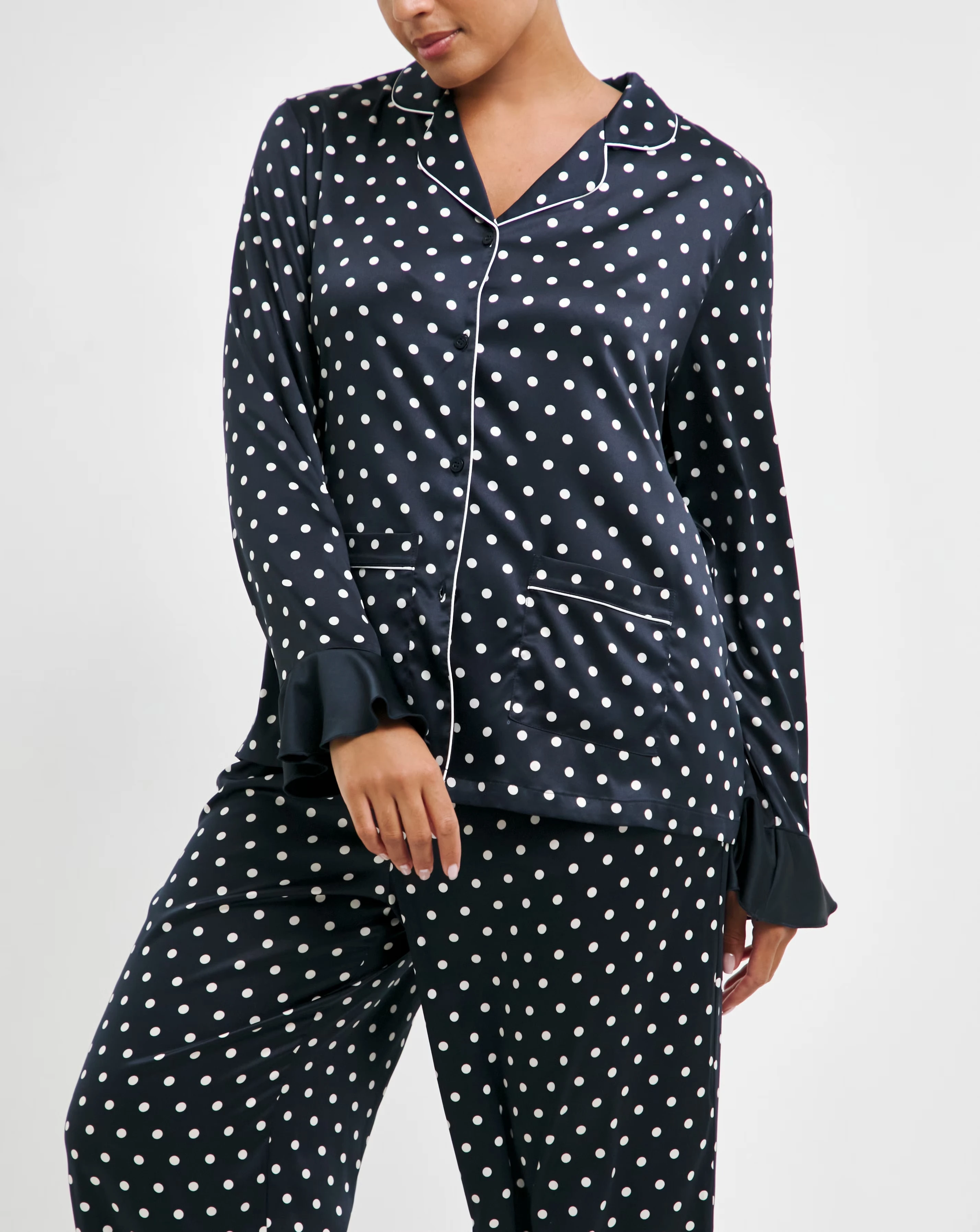 33374-chelsea-peers-woven-satin-polka-dot-print-pyjama-set-1.webp