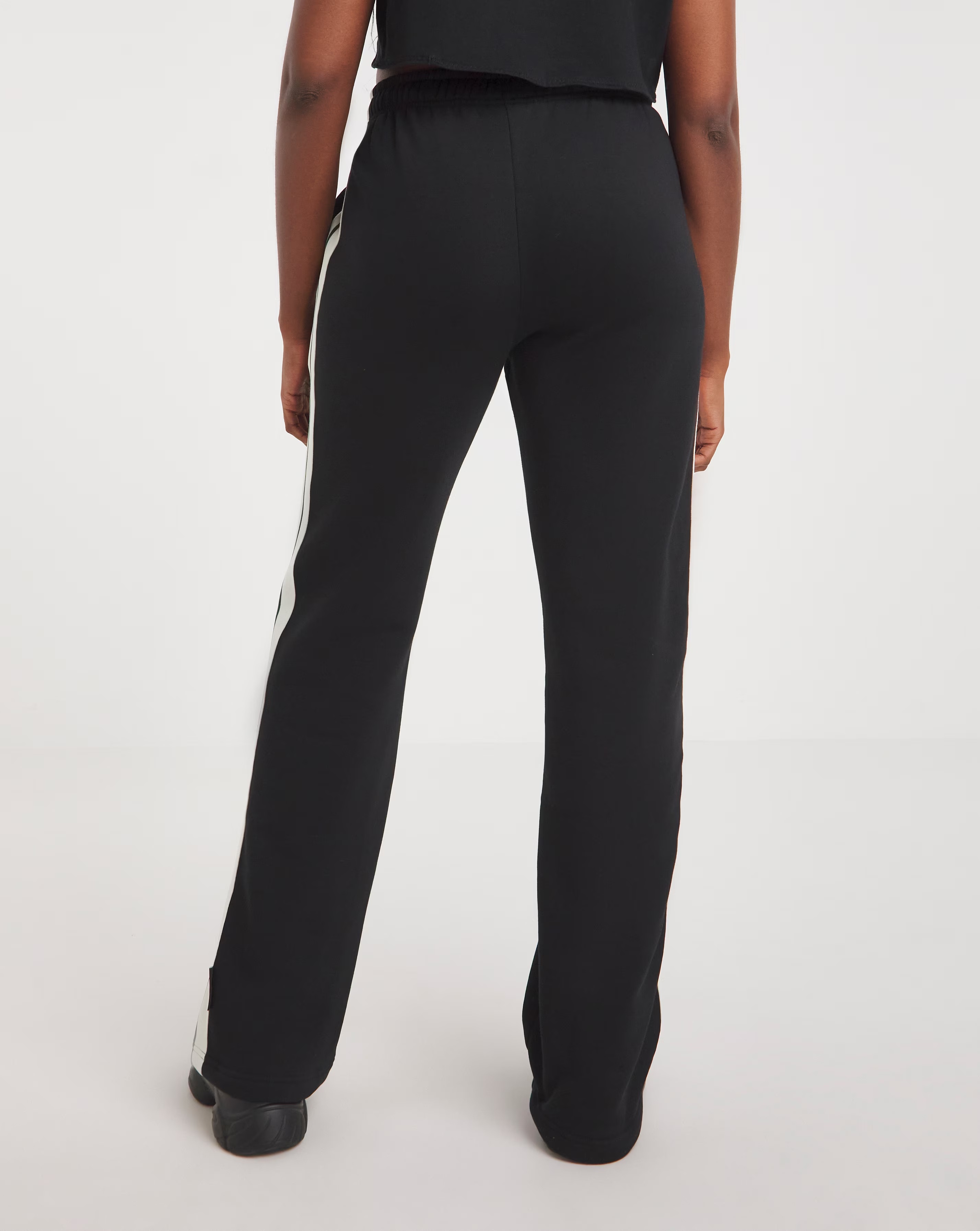34955-ellesse-radice-jog-pant-1.jpg