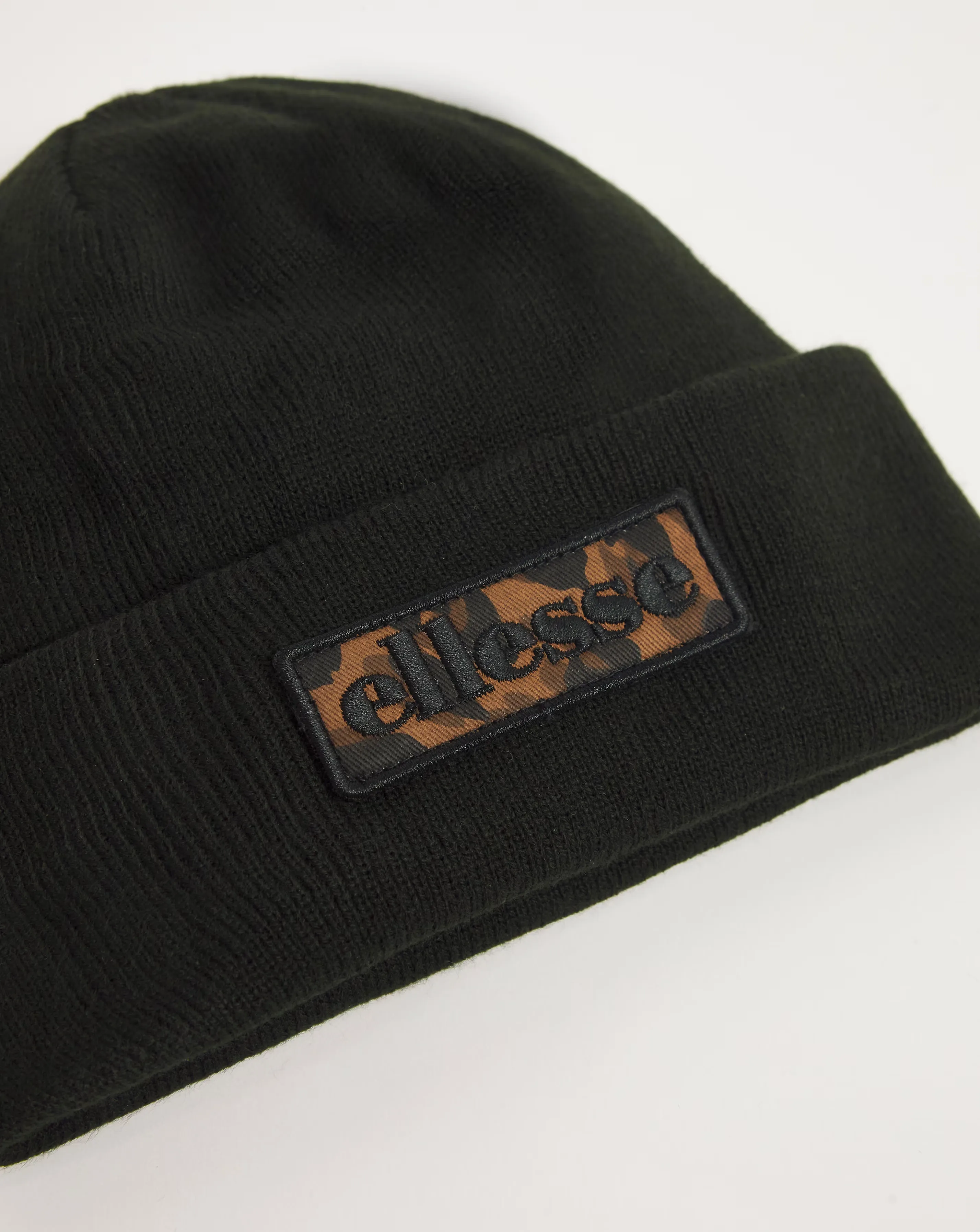 34979-ellesse-melli-beanie-1.jpg