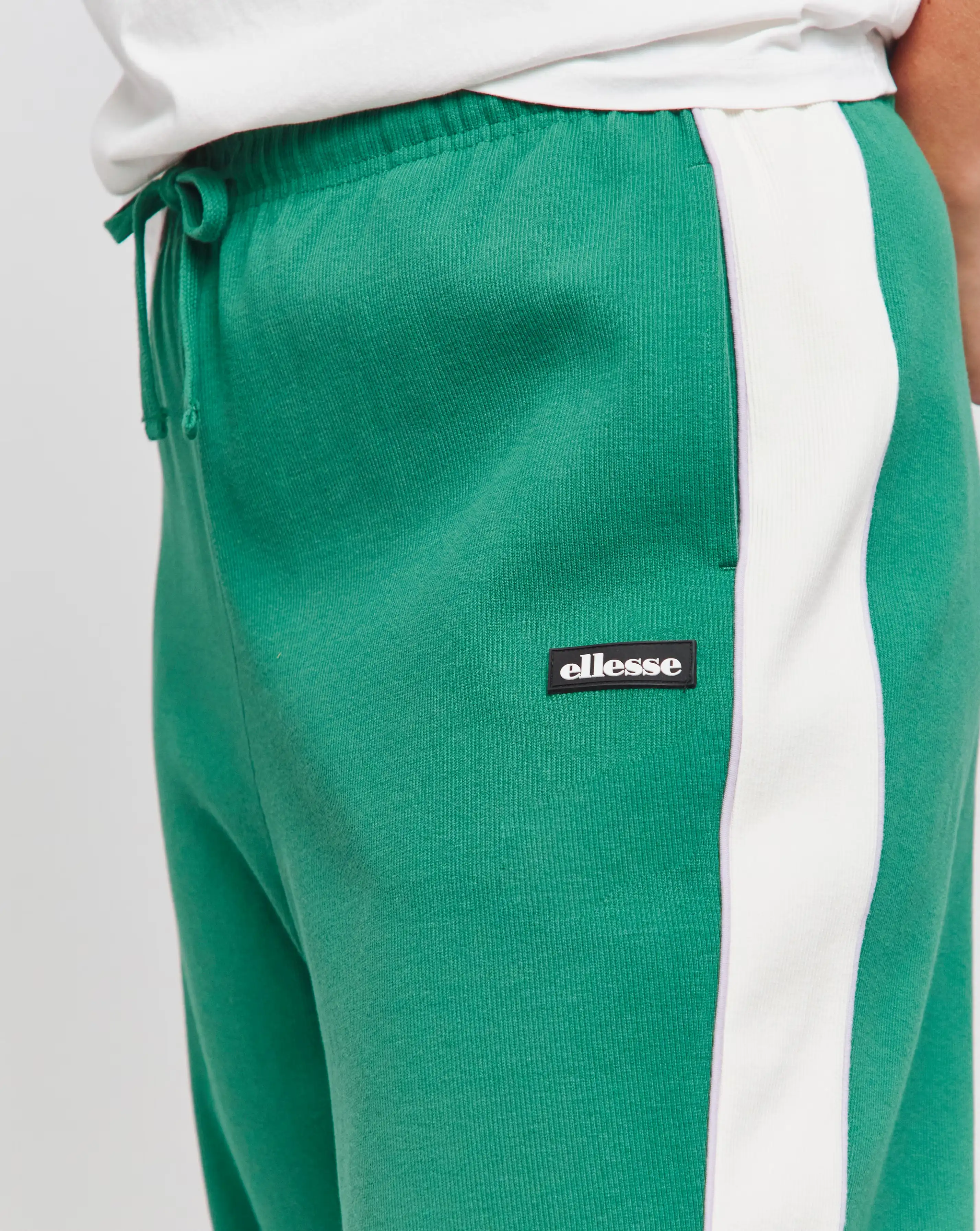 35188-ellesse-schmitten-track-pant-1.jpg