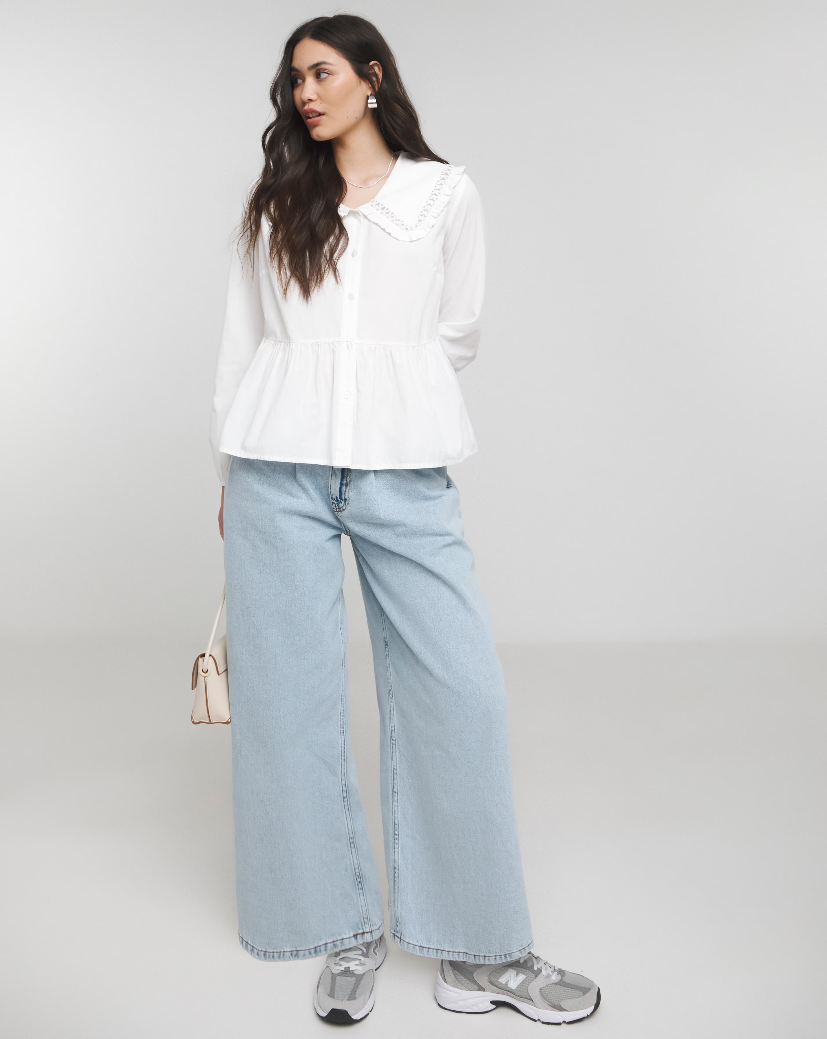 35205-simply-be-white-collared-blouse-1.webp